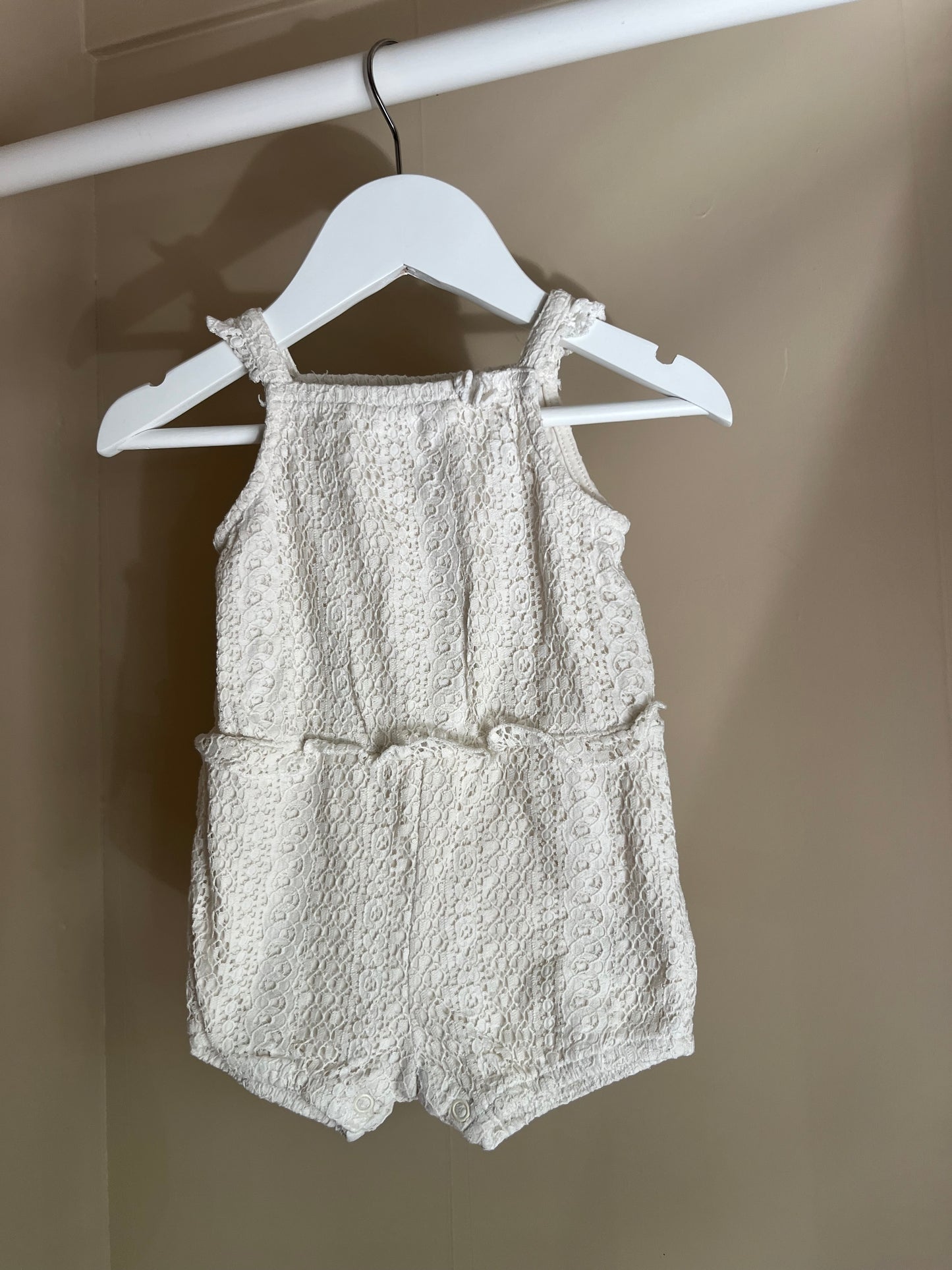 Jumpsuit i spets stl 68 (4-6 mån) - H&M