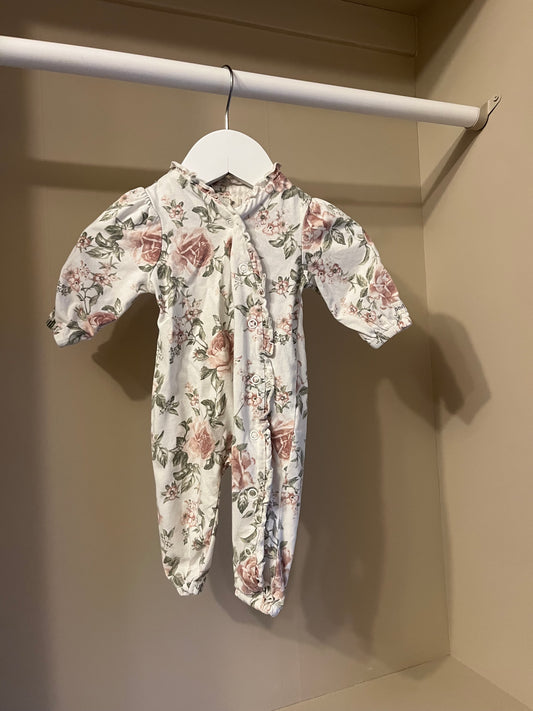 Pyjamas blommig stl 56 (1-2 mån) - Newbie
