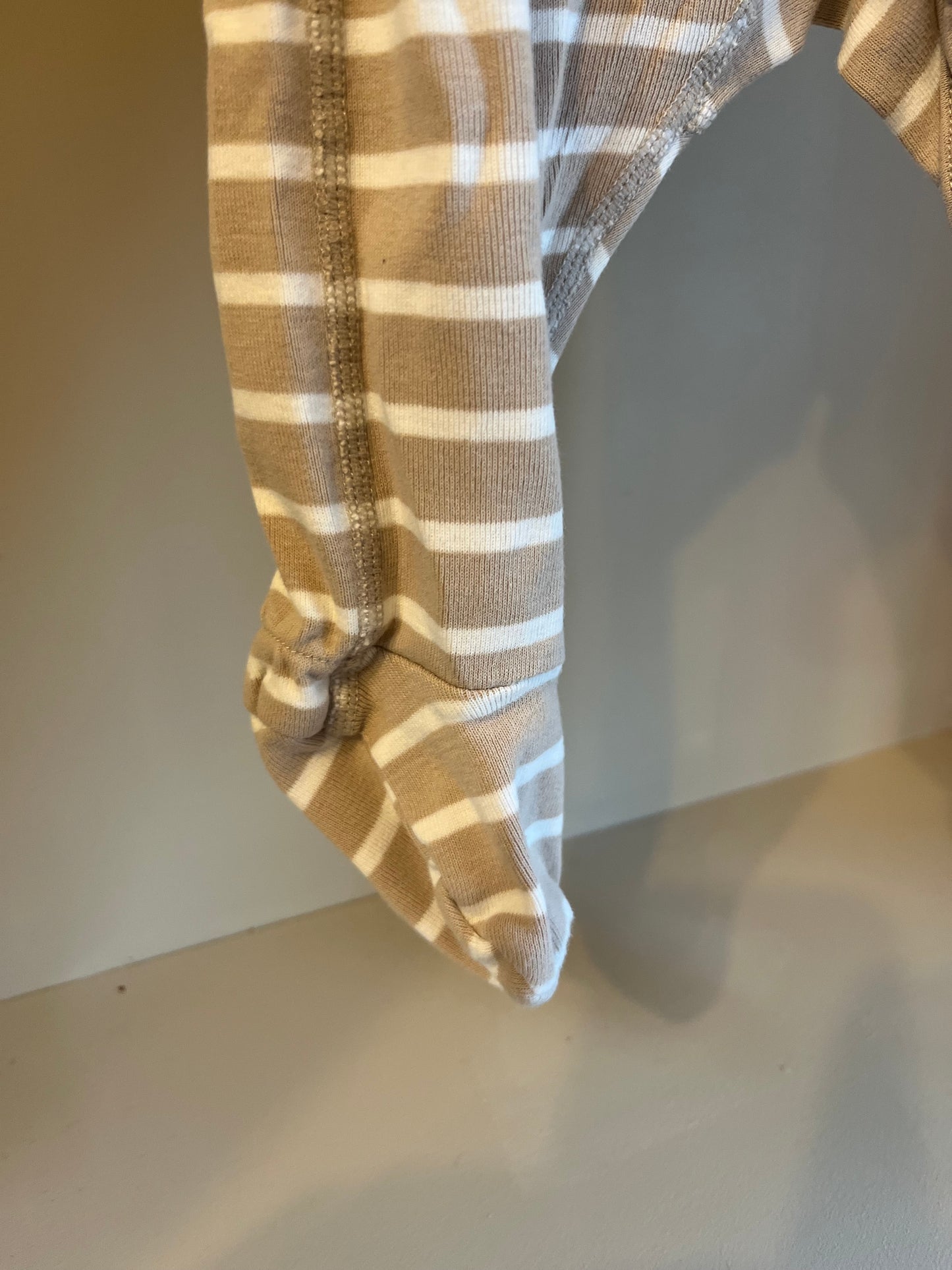 Pyjamas beige randig stl 62/68 - Polarn O. Pyret