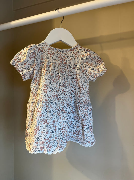 Klänning vit blommig stl 68 (4-6 mån) - Newbie