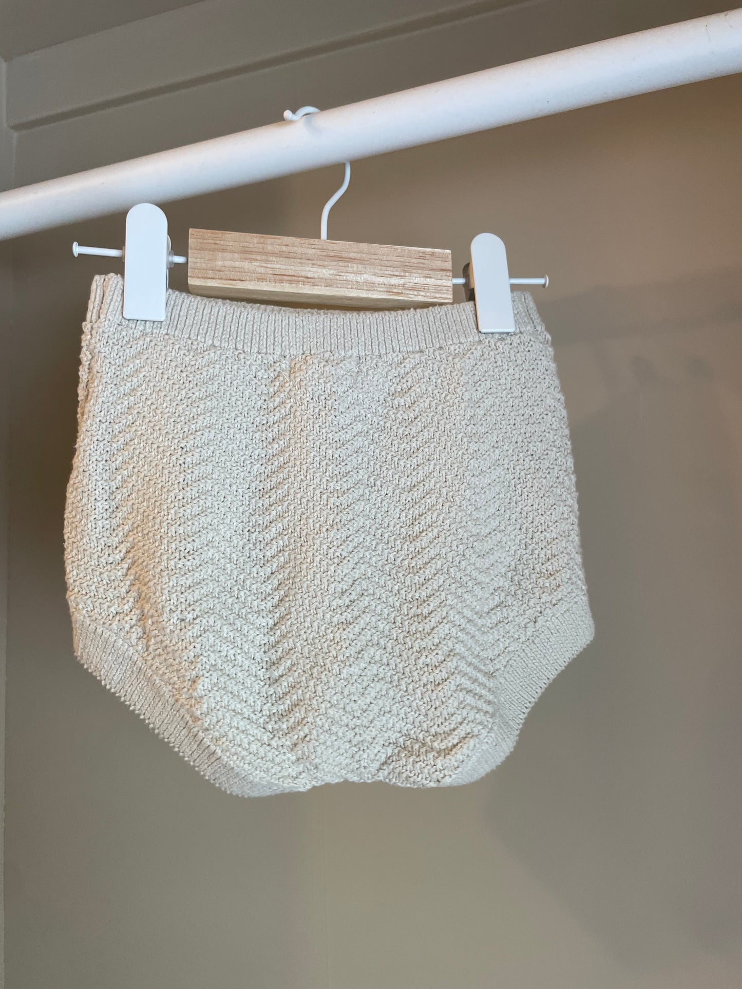 Stickade mini shorts storlek 74/80 (6-12 månader) - Newbie