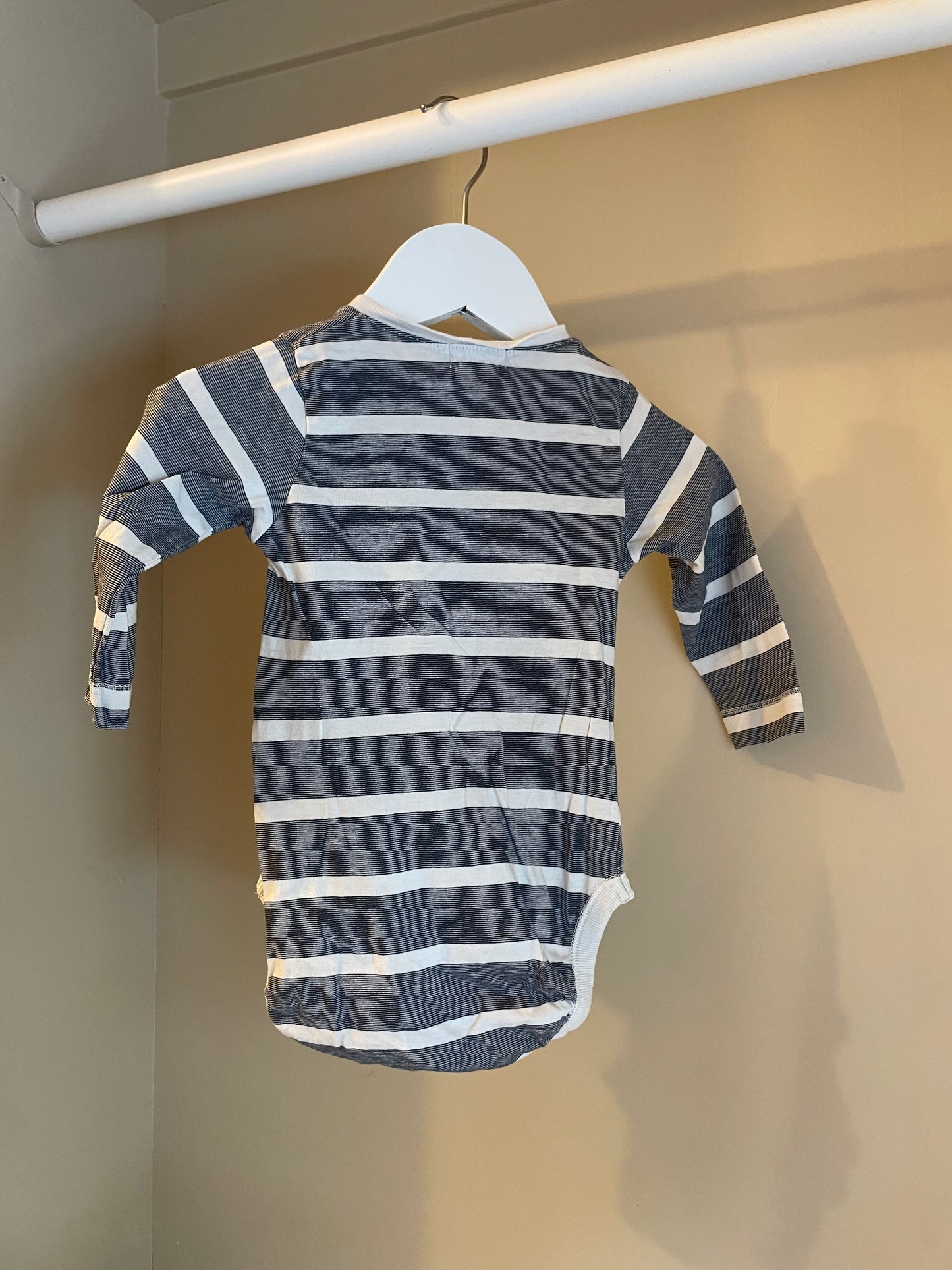 Body stl 68 (4-6 mån) - Newbie