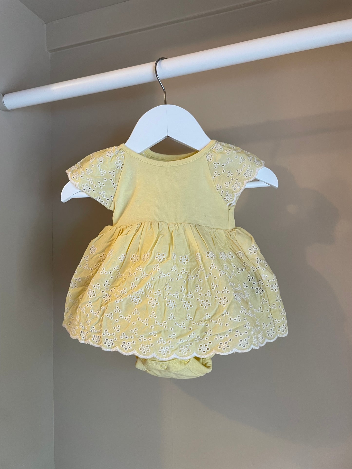 Klänning stl 56 (1-2 mån) - H&M