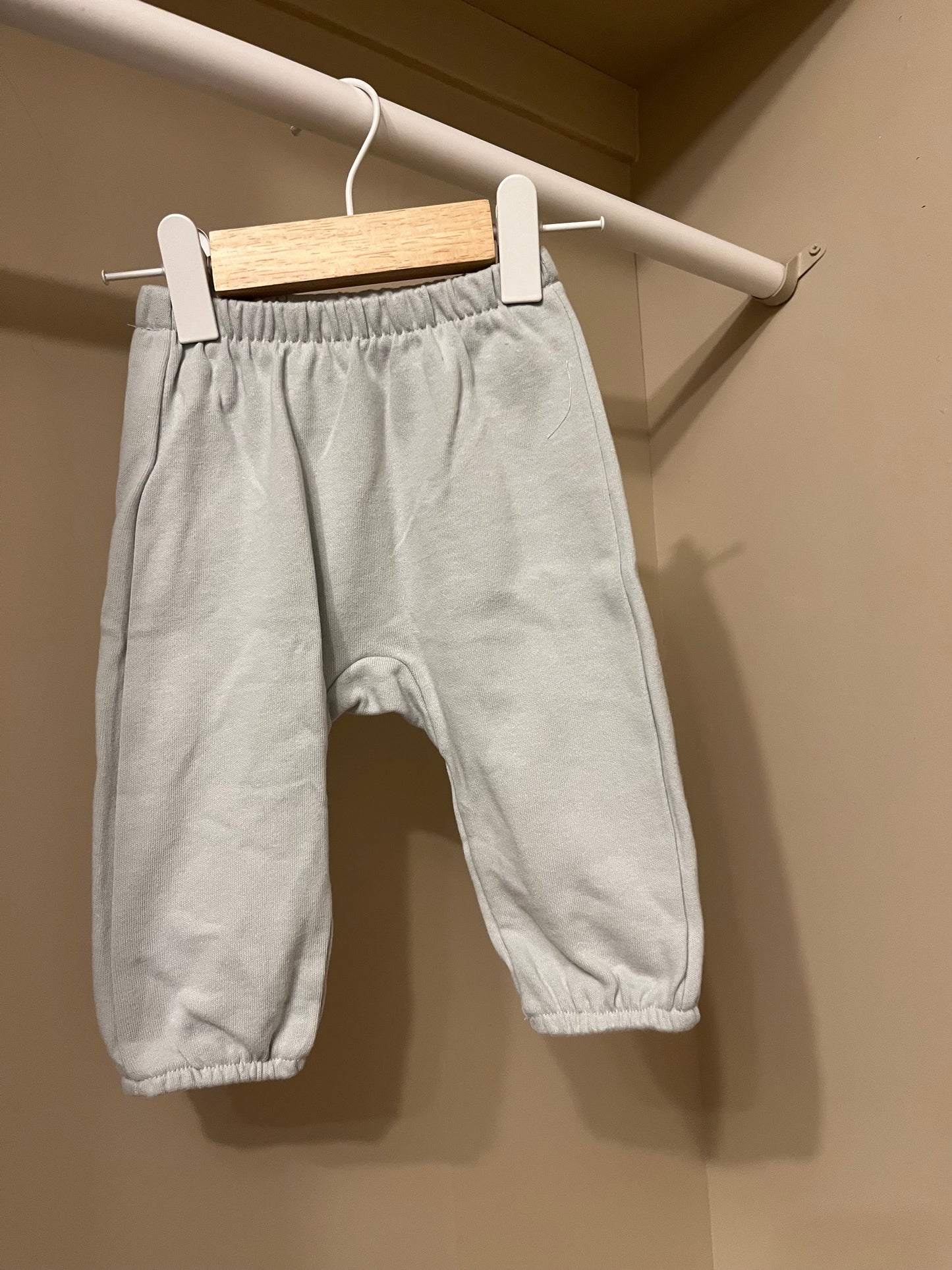 Set (byxa och tröja) stl 68 (4-6 mån) - H&M (Nytt)