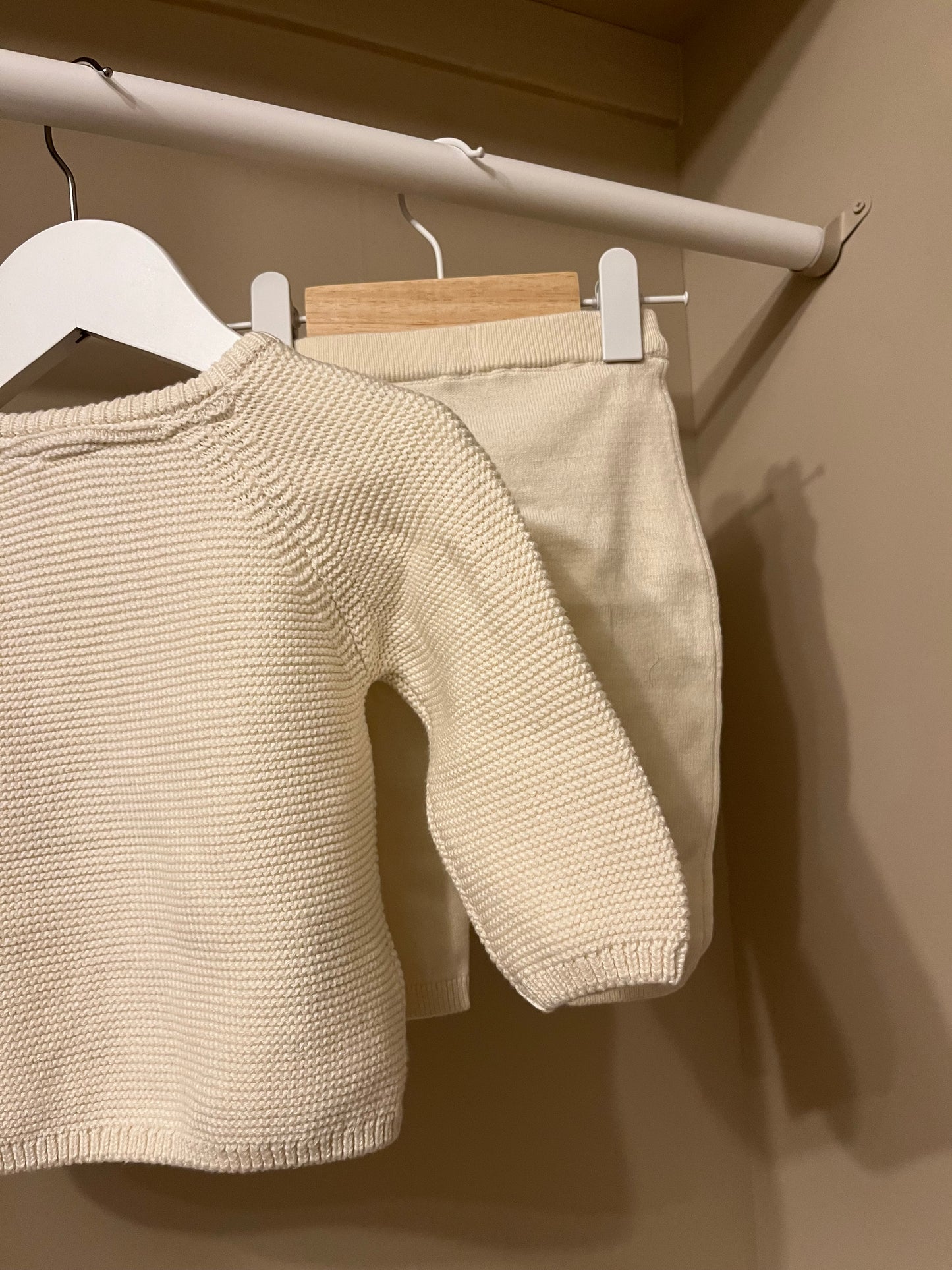 Stickat Set tröja & byxa stl 62 (2-4 mån) - H&M (nytt)