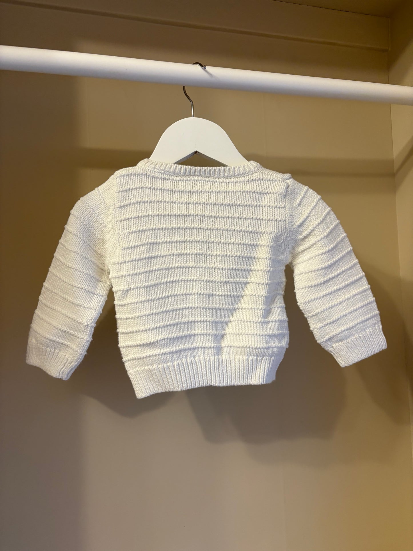 Stickad kofta vit stl 68 (4-6 mån) - Polarn O. Pyret