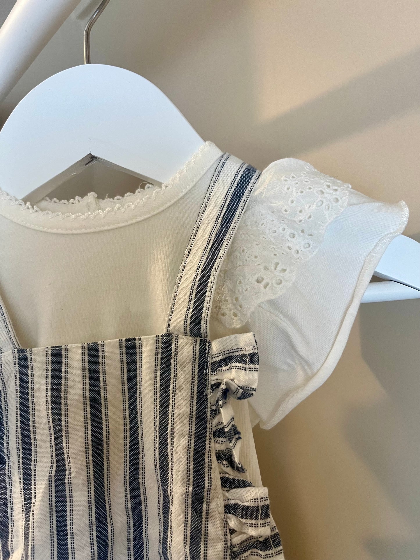 Hängselshorts m body stl 62 (2-4 mån) - Newbie