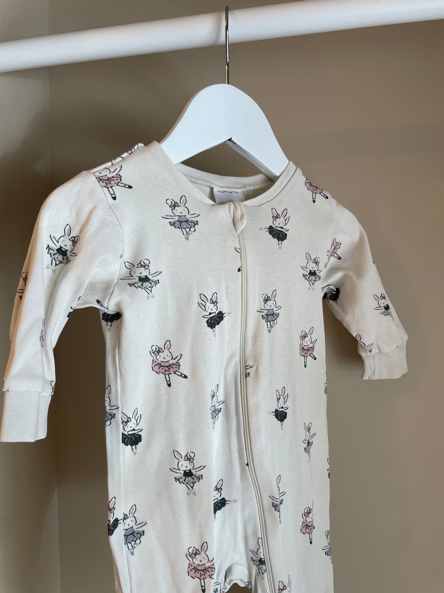 Pyjamas dansande kaniner stl 68 (4-6 mån) - Kappaahl