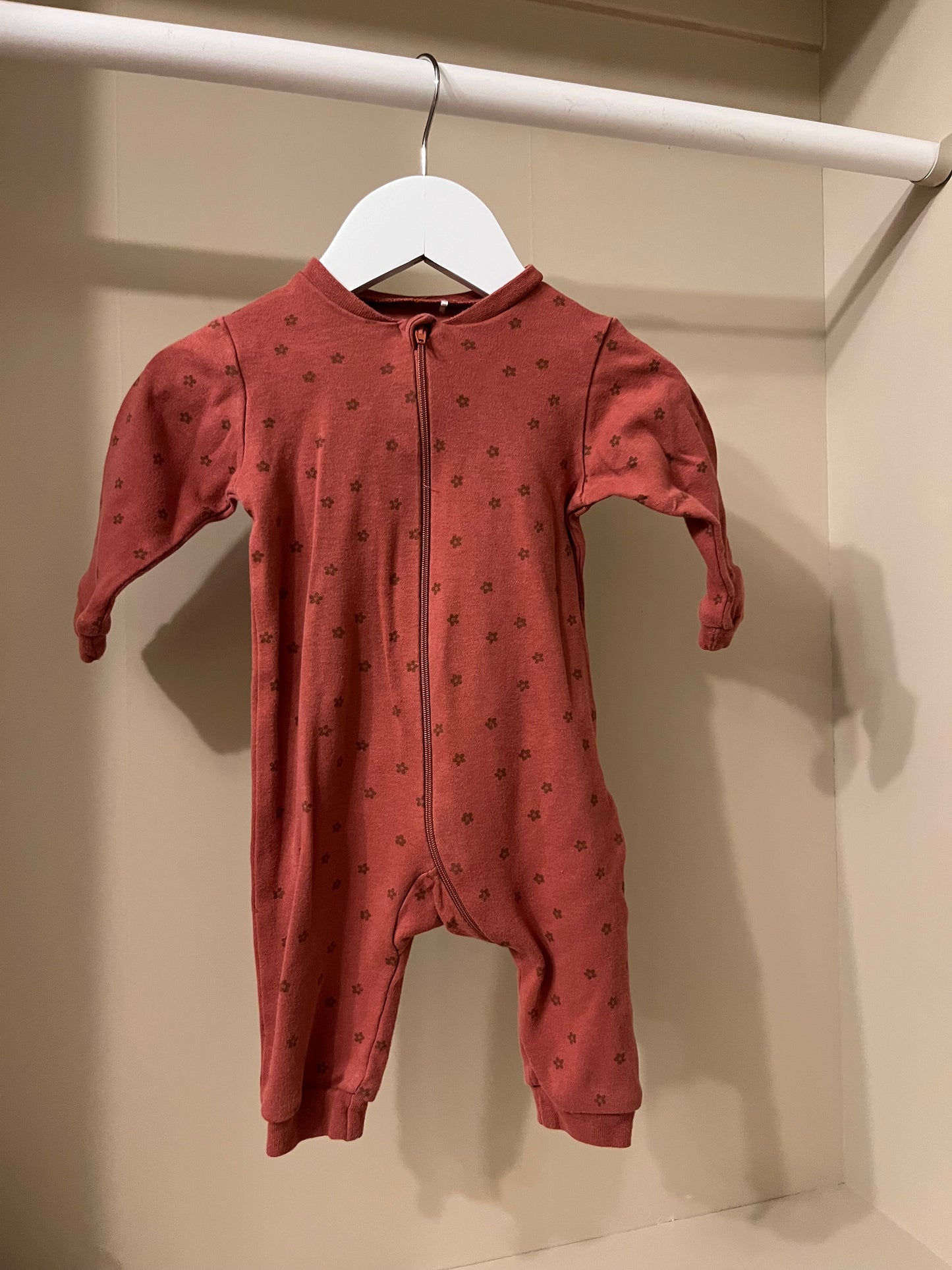 Pyjamas roströd stl 62 (2-4 mån) - BeKids