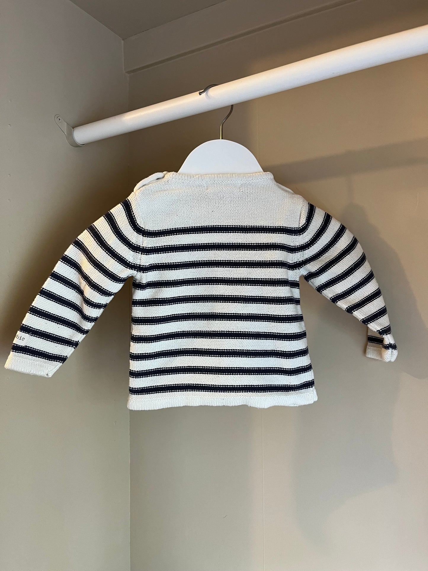 Stickad tröja stl 62 (2-4 mån) - Newbie