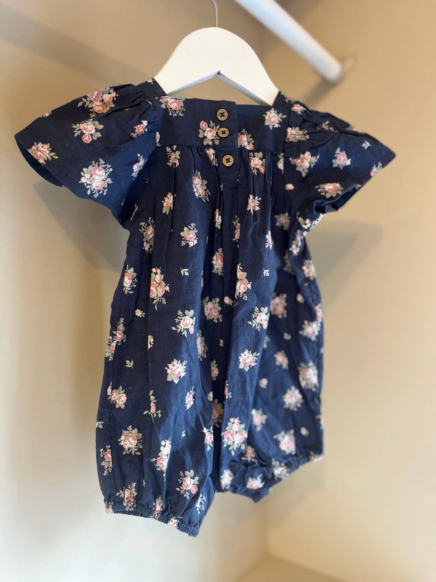 Jumpsuit kortärmad stl 62 (2-4 mån) - Newbie