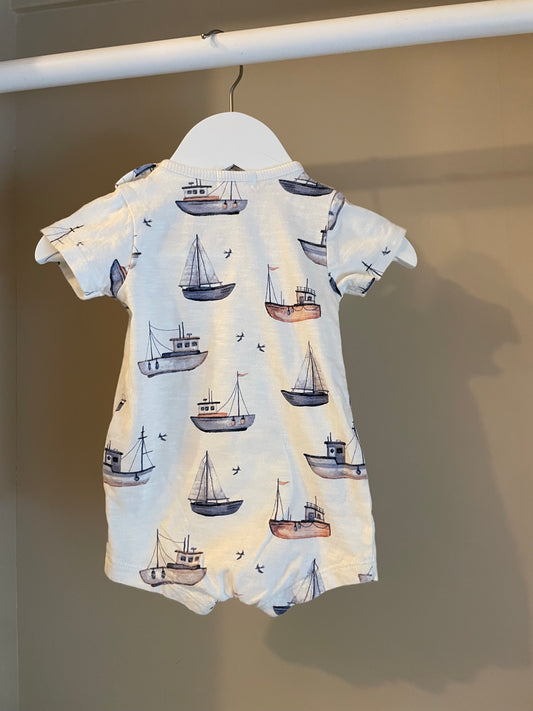 Pyjamas mönster båtar stl 56 (1-2 mån) - Newbie