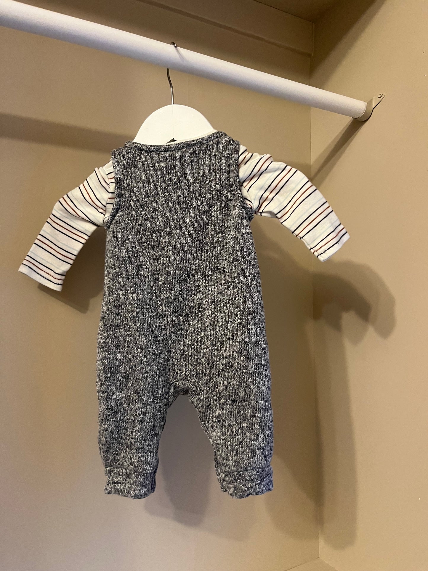 Set Jumpsuit & långärmad tröja stl 56 (1-2 mån) - Carter's