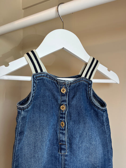 Hängselbyxor stl 68 (4-6 mån)