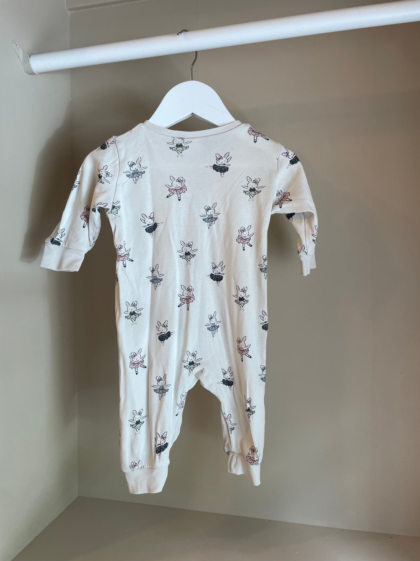 Pyjamas dansande kaniner stl 68 (4-6 mån) - Kappaahl