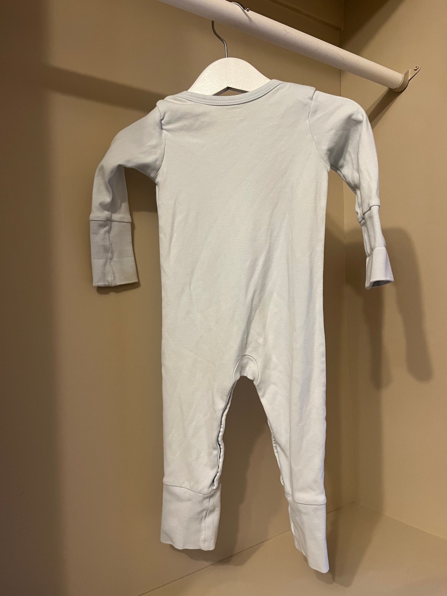 Pyjamas ljusblå stl 62/68 (3-6 mån) - Livly