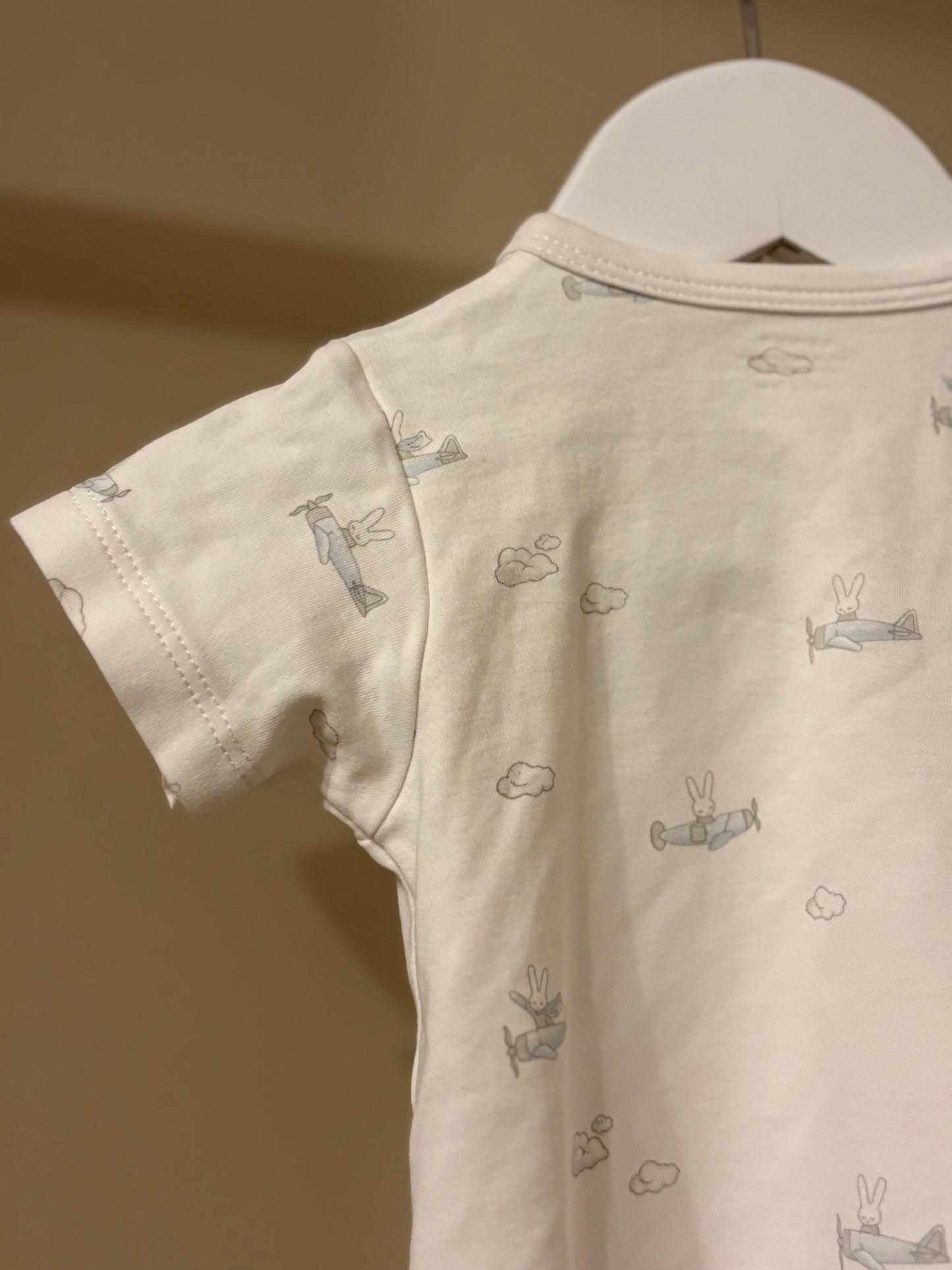 Kortärmad pyjamas stl 62/68 (3-6 mån) - Livly