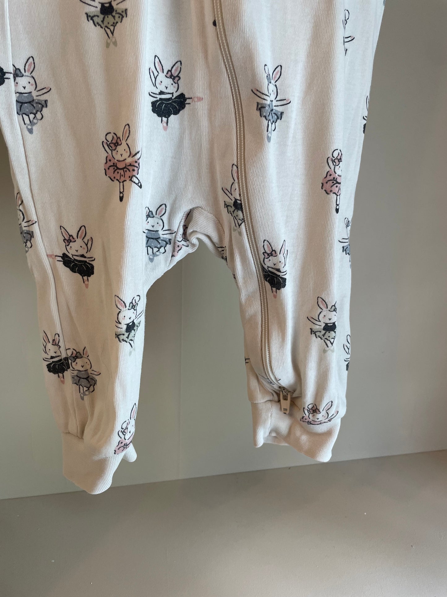 Pyjamas dansande kaniner stl 68 (4-6 mån) - Kappaahl