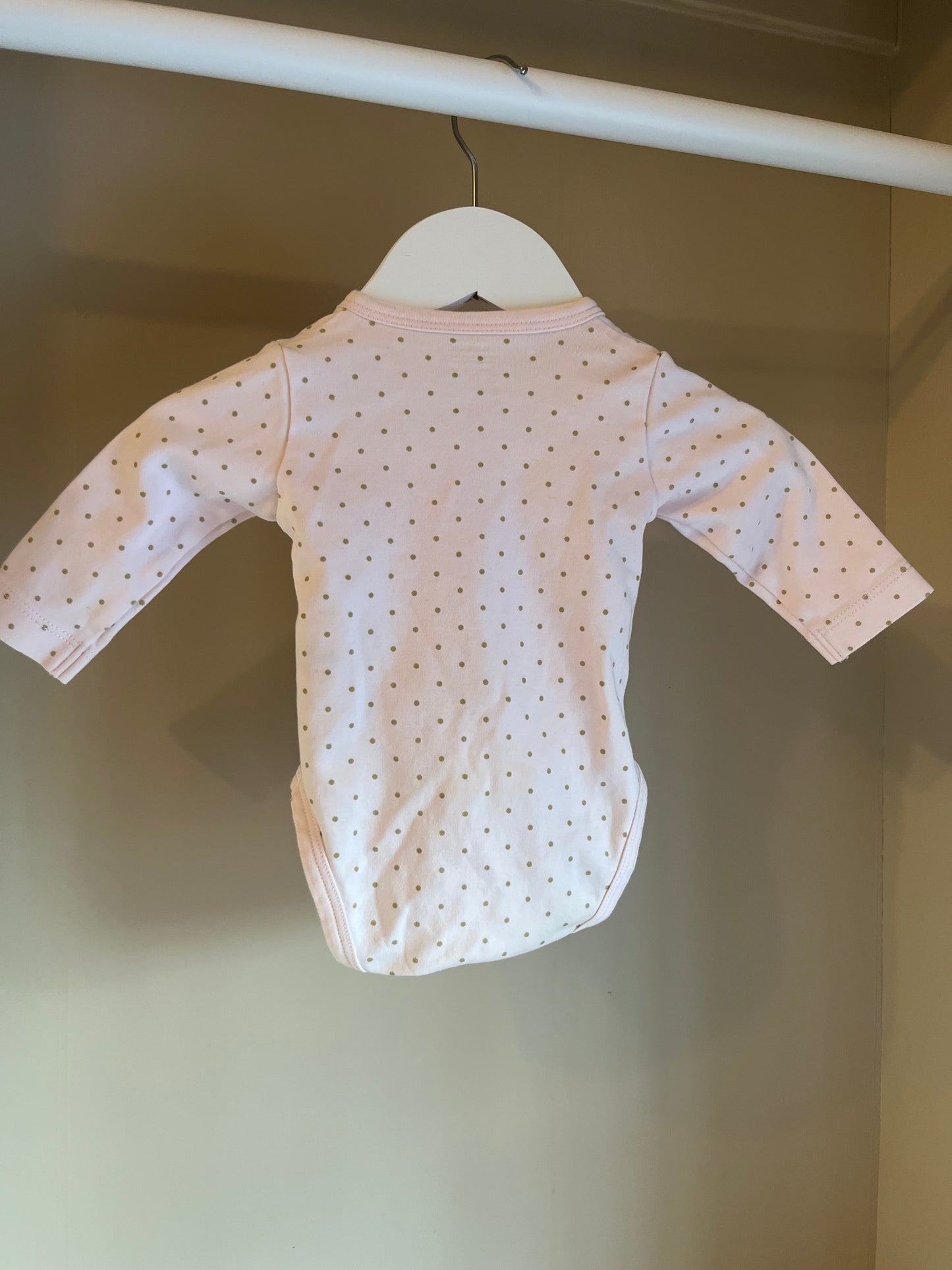 Body rosa/guld prickar stl 50/56 - Livly