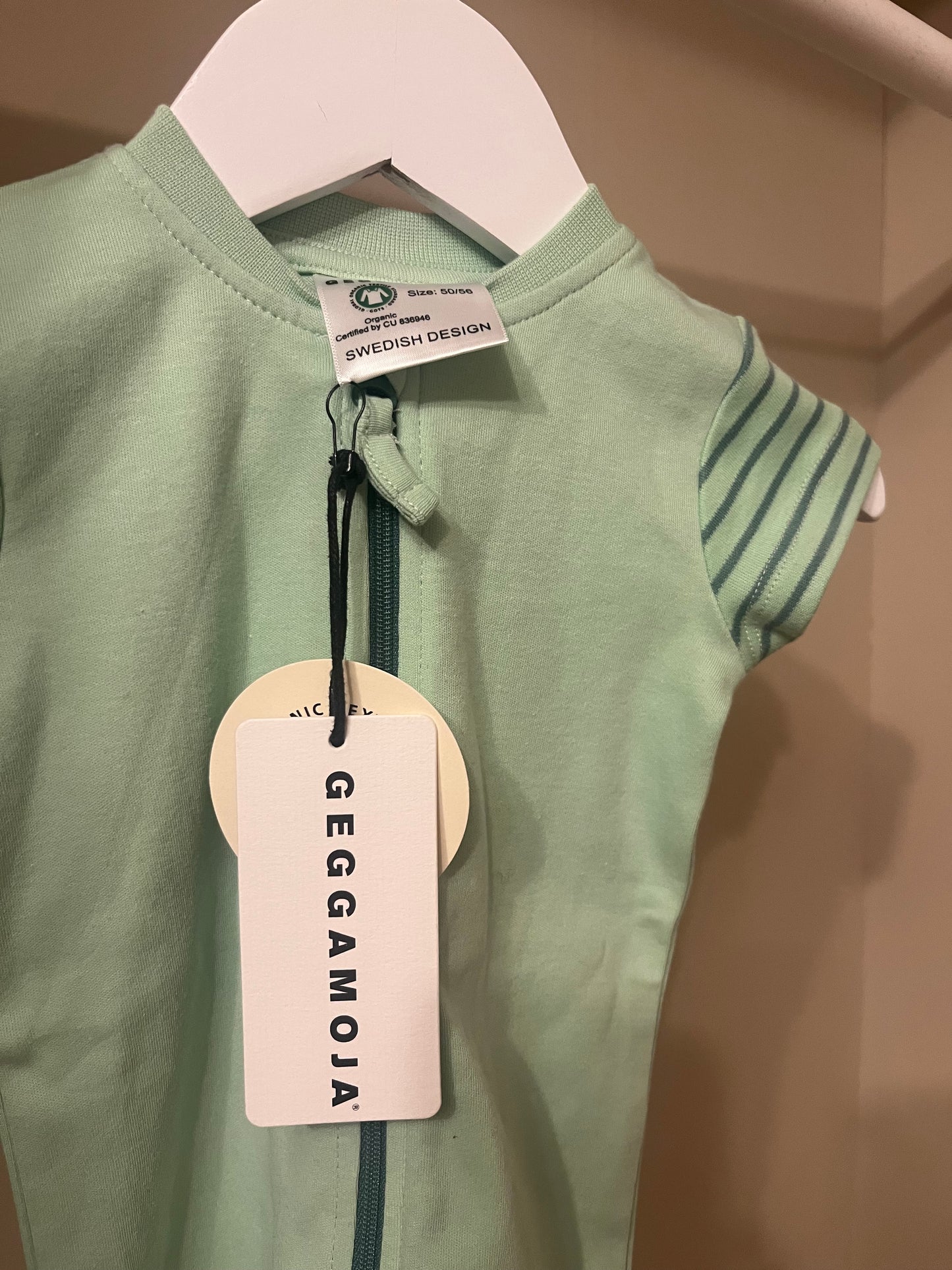 Pyjamas/sommardräkt grön stl 50/56 - Geggamoja