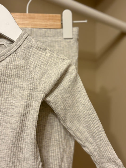 Set grått basic ribbat stl 68 (4-6 mån) - Rikiki