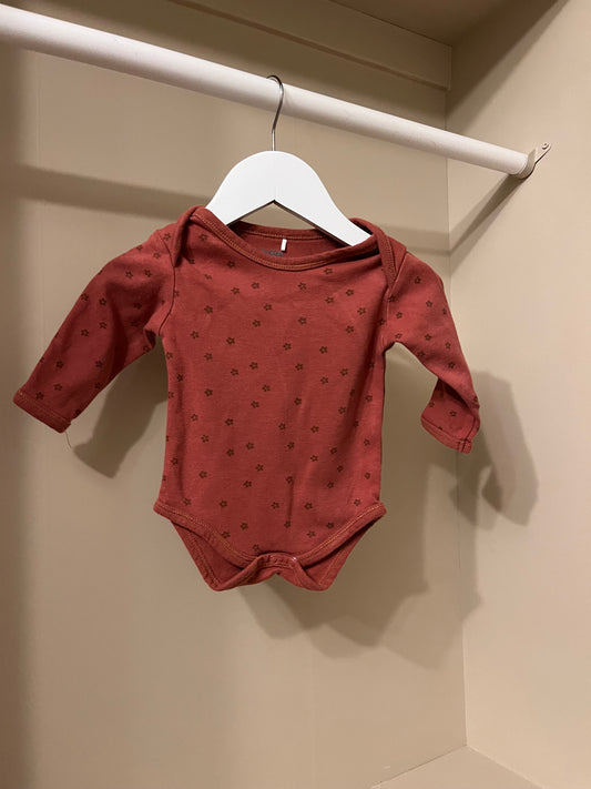Body roströd stl 62 (2-4 mån) - BeKids