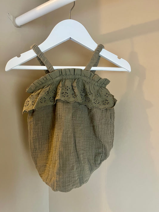 Jumpsuit body stl 62 (2-4 mån) - Newbie