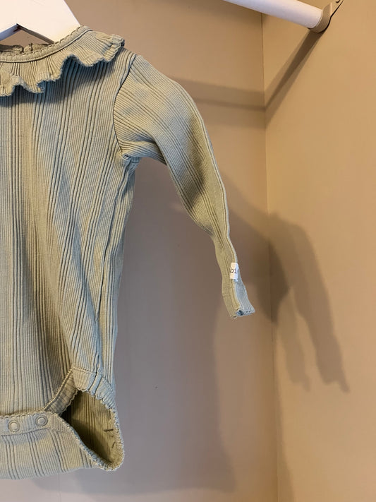 Body med krage stl 68 (4-6 mån) - Newbie