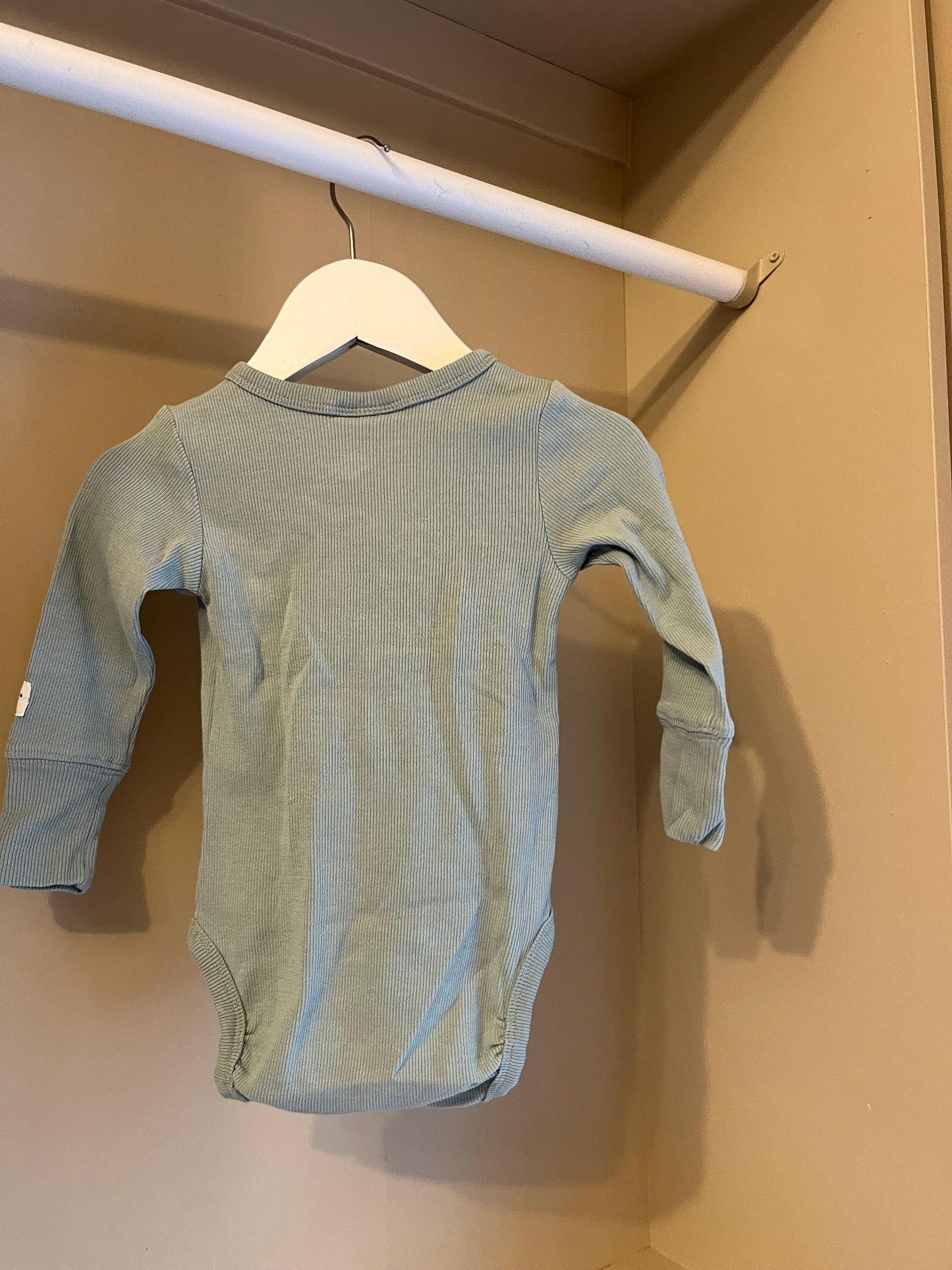 Body omlott stl 68 (4-6 mån) - Kappahl