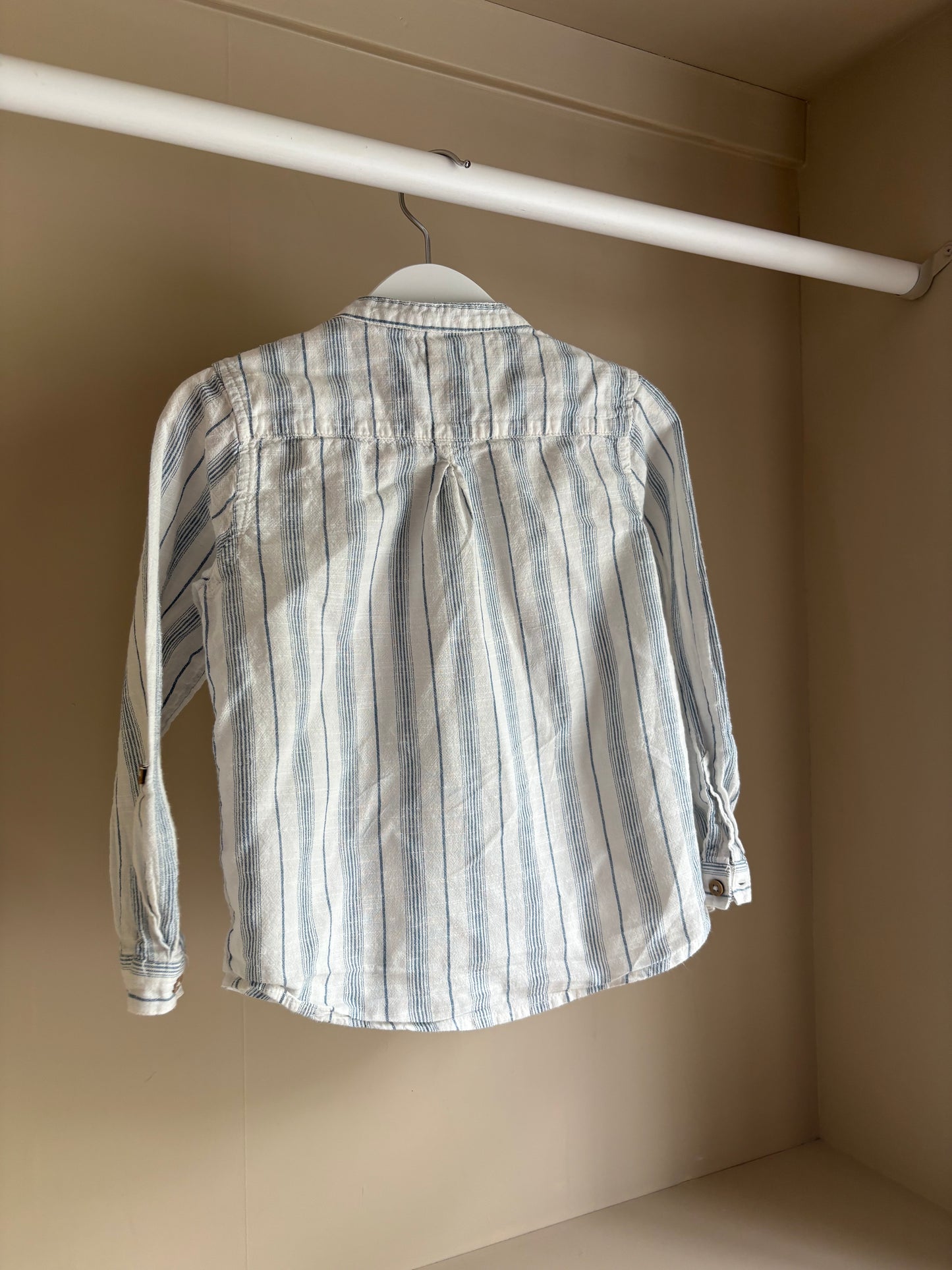 Skjorta blå/vit stl 104 (3-4 år) - Newbie