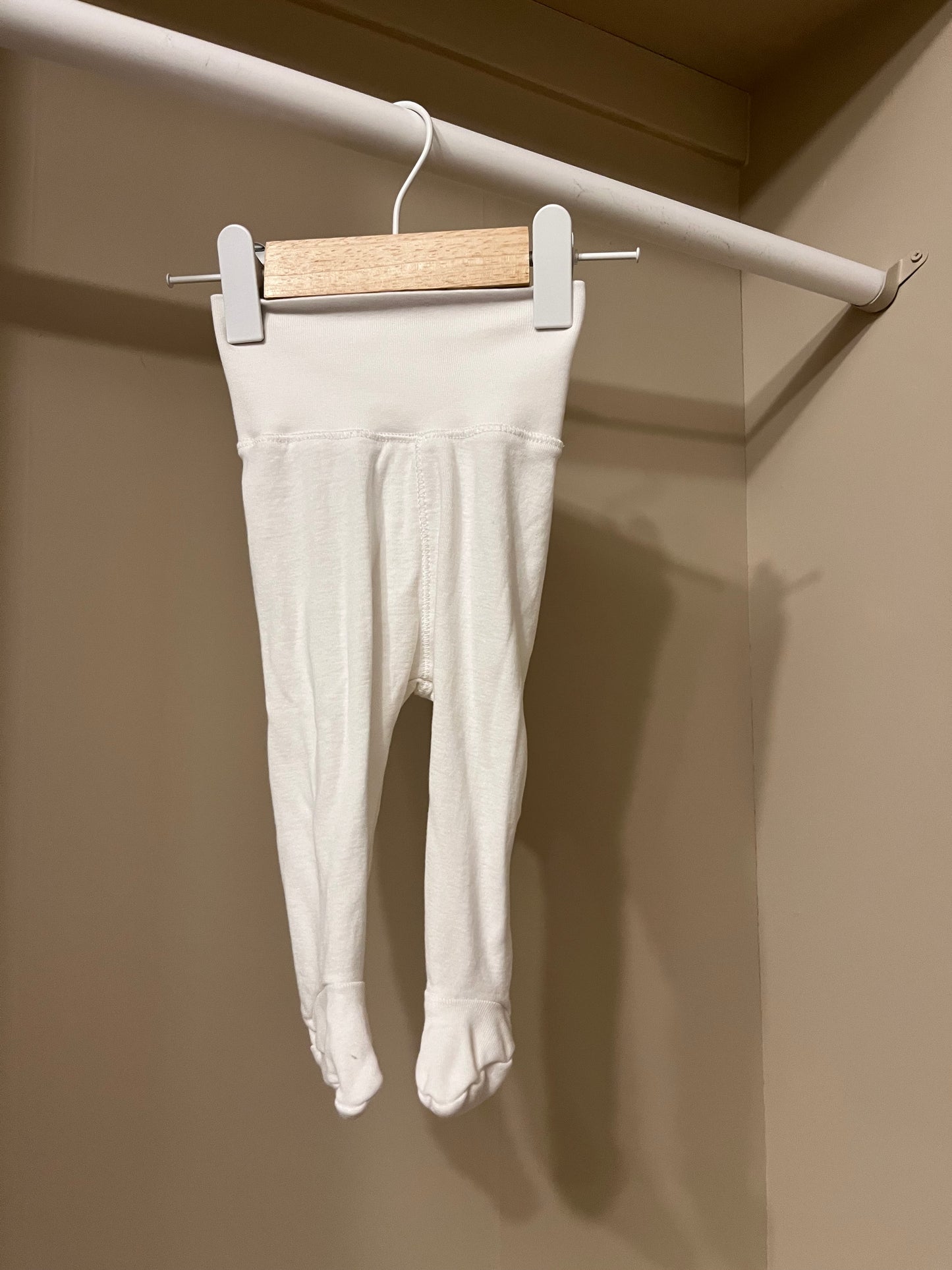 Vita byxor med fot stl 56 (1-2 mån) - H&M