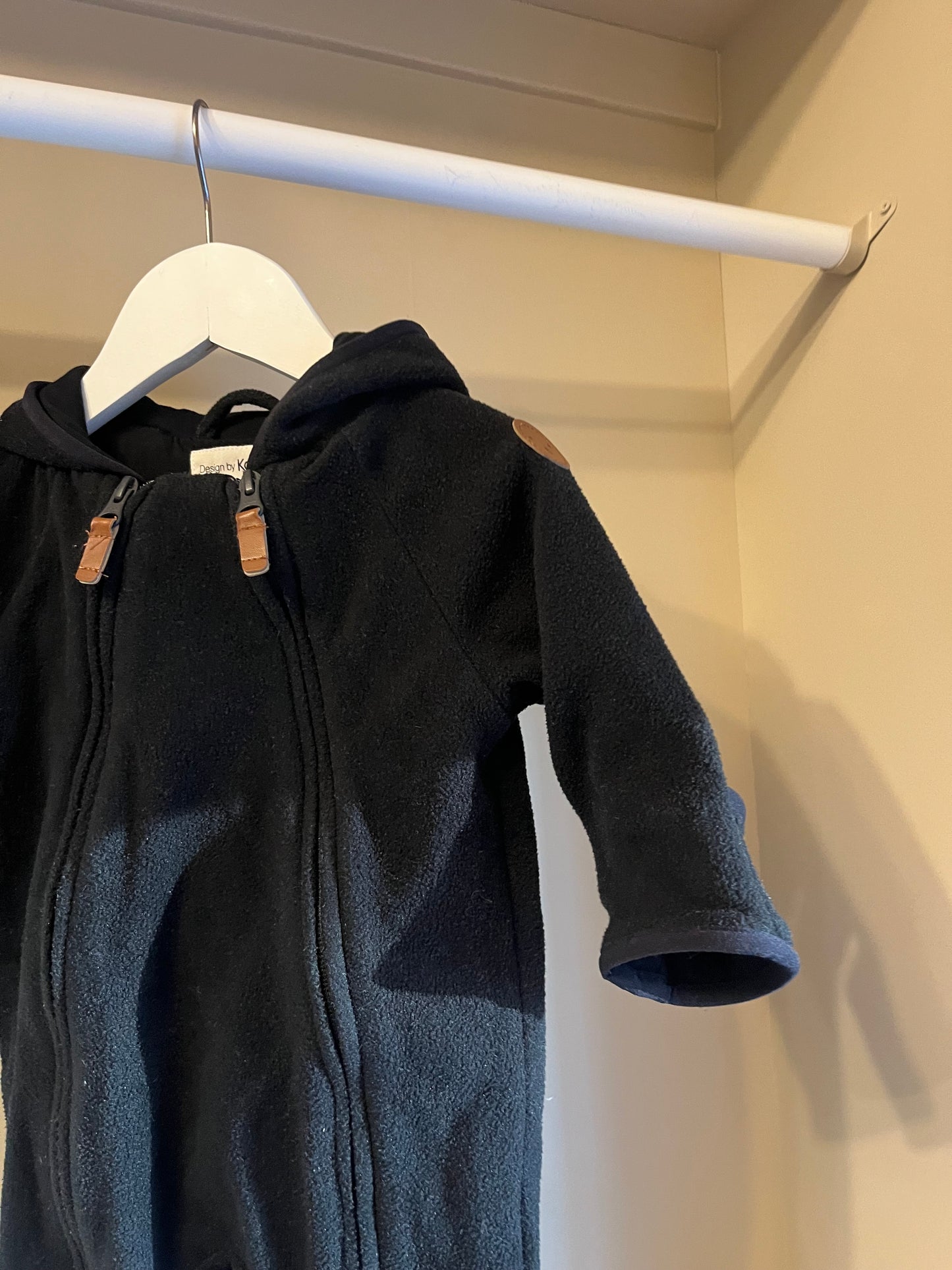 Fleeceoverall svart stl 68 (4-6 mån) - Kappahl