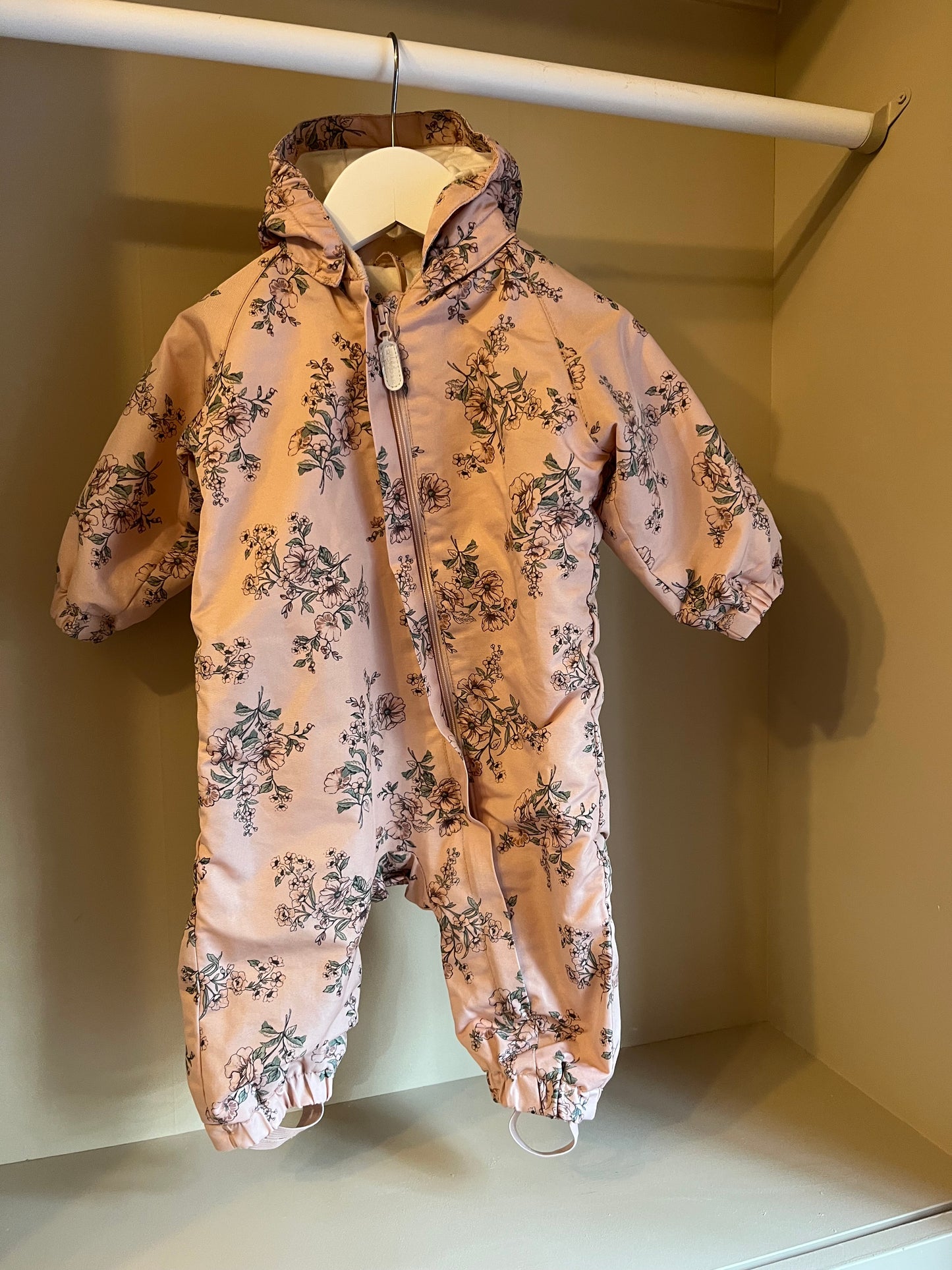 Overall rosa blommig stl 68 (4-6 mån) - Newbie