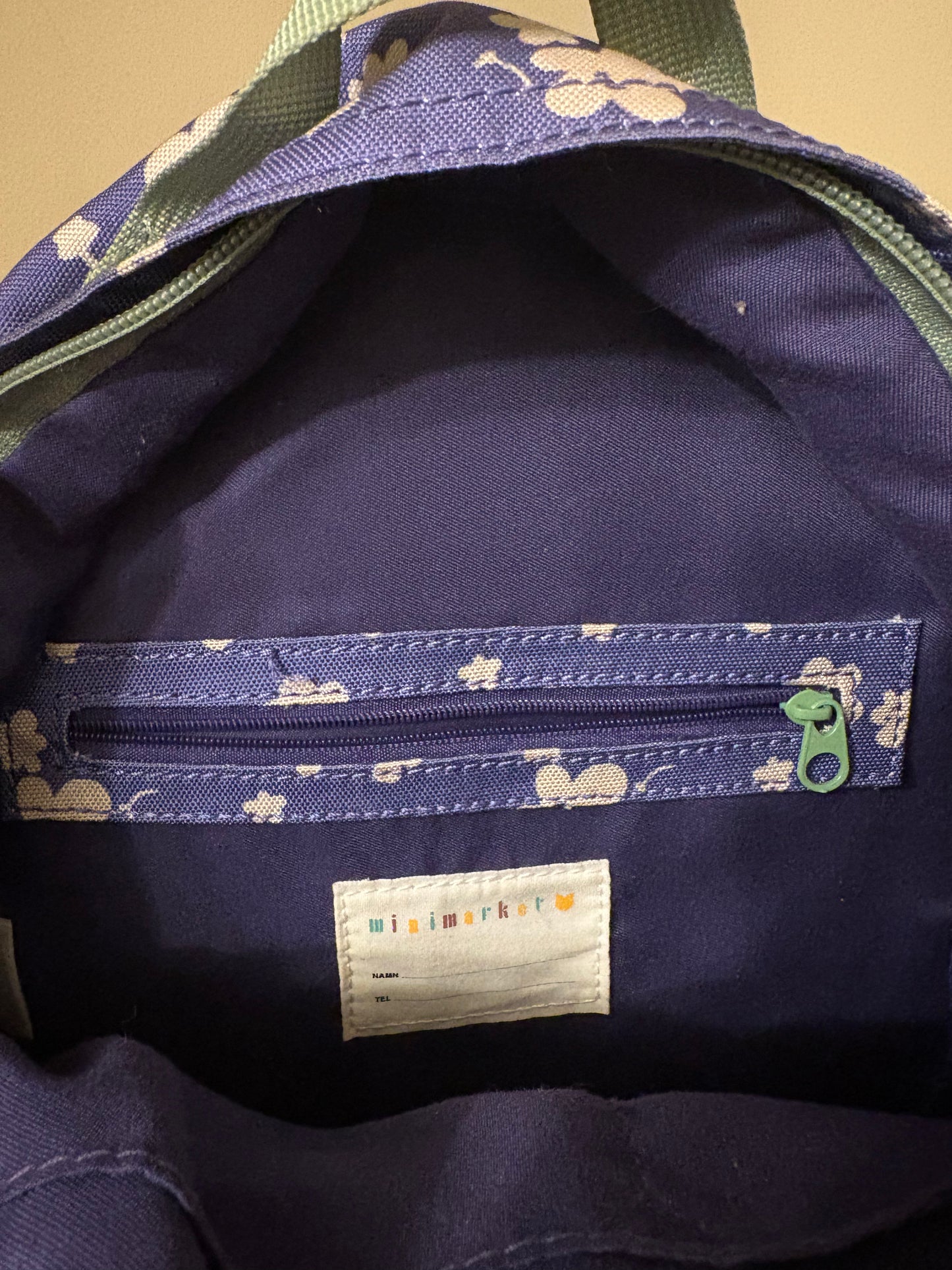 Ryggsäck lila med blommor - Minimarket