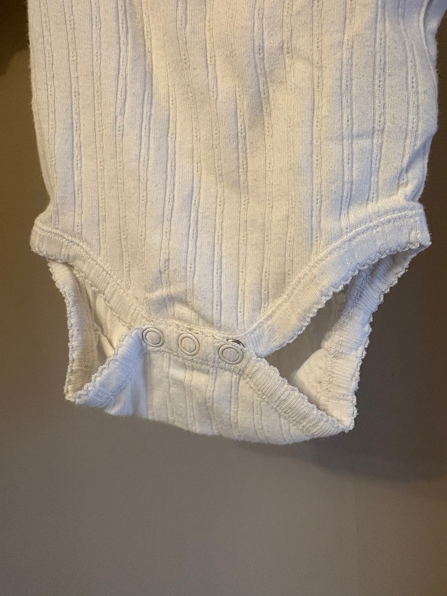 Body vit ribbad stl 56 (1-2 mån) - Newbie