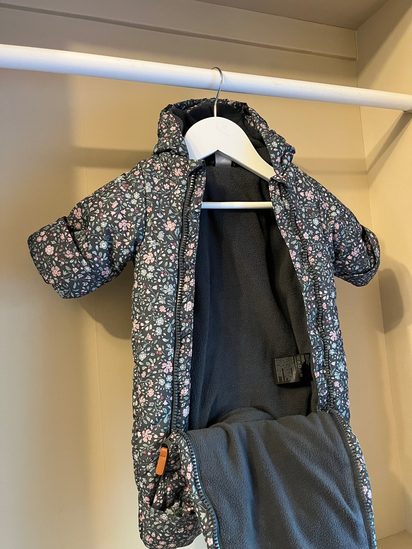 Overall blå/lila blommig stl 50 (0-1 mån) - H&M