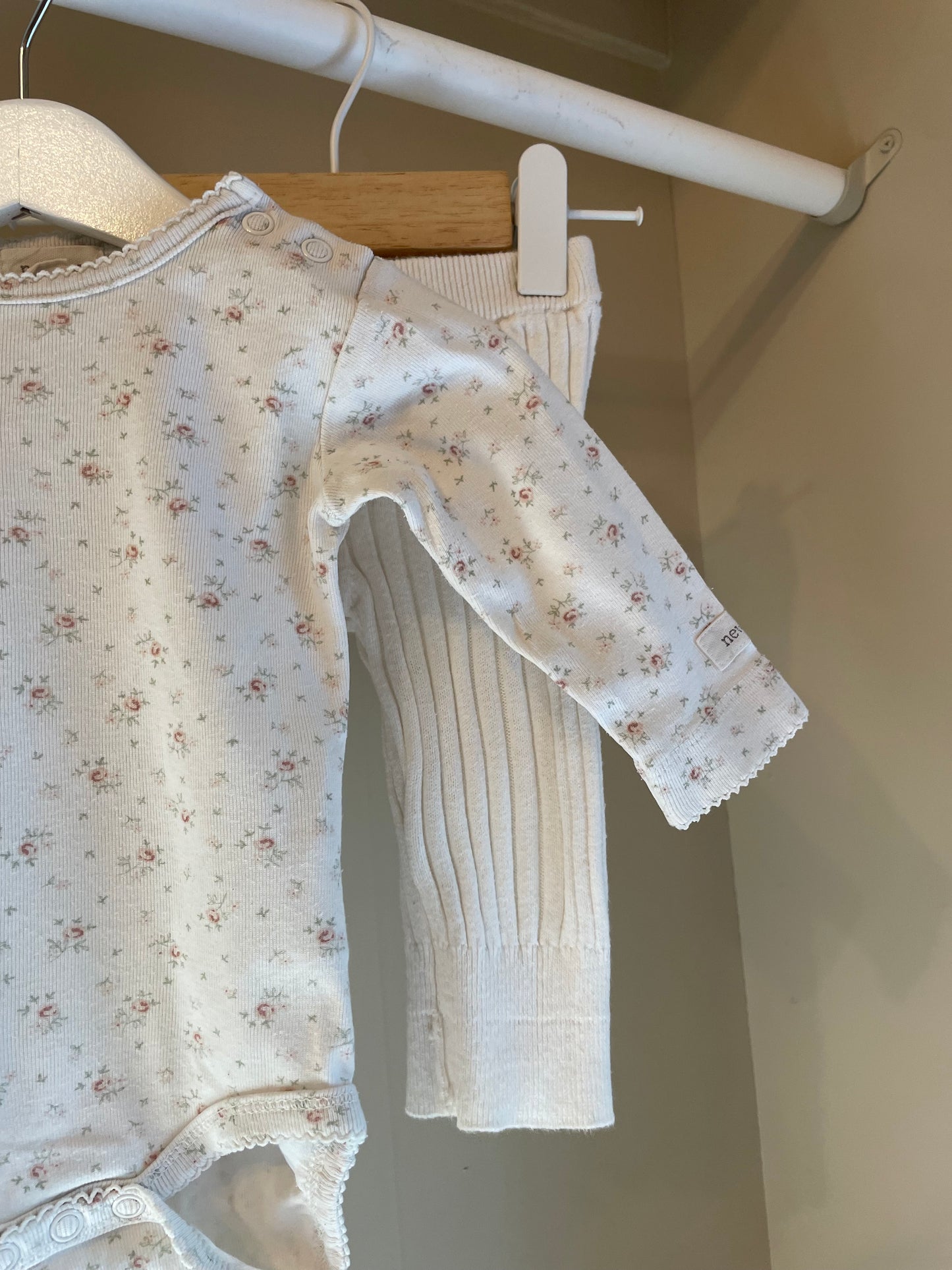 Body blommor stl 62 (2-4 mån) - Newbie