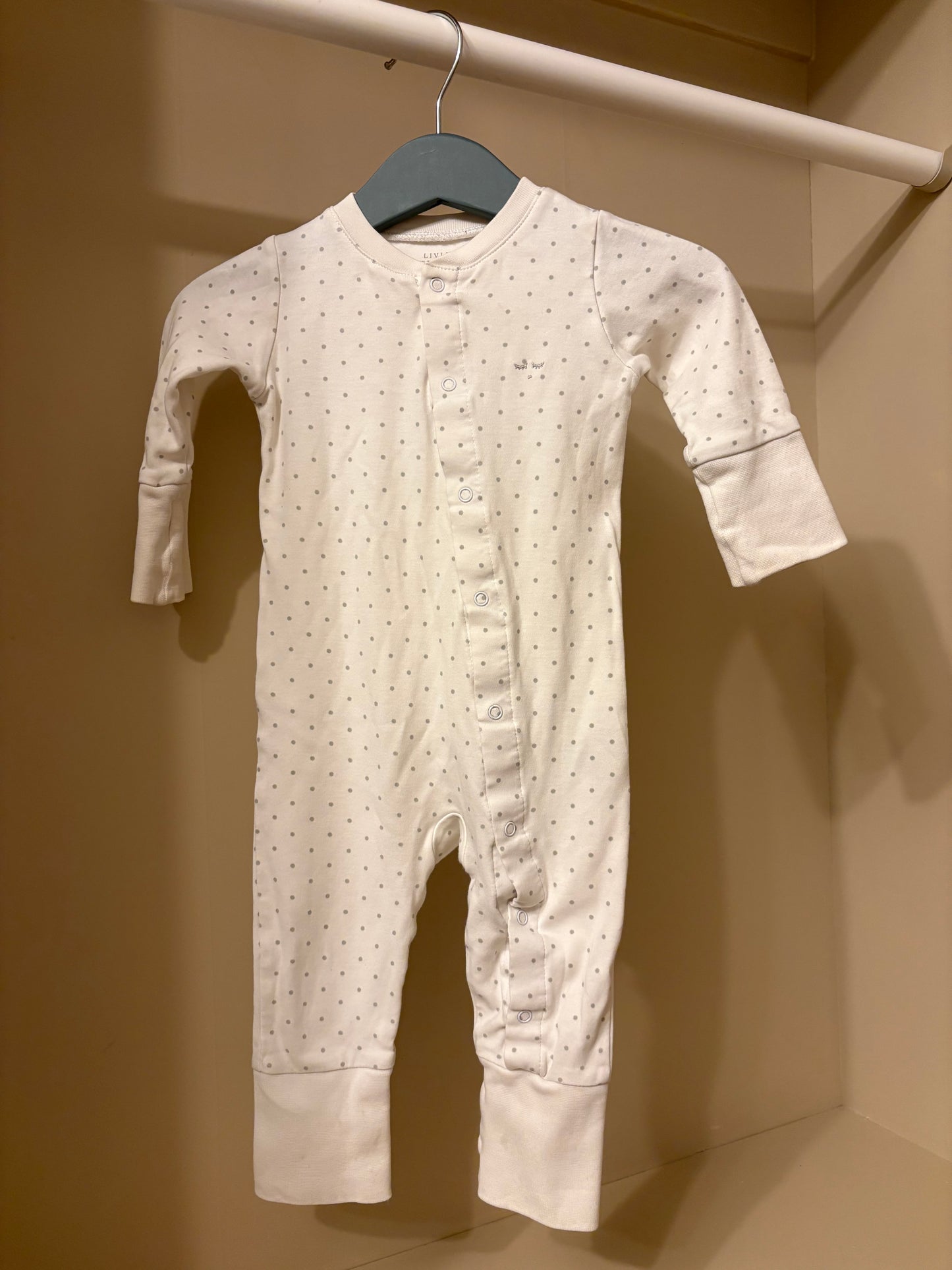 Pyjamas vit/grå stl 62/68 (3-6 mån) - Livly