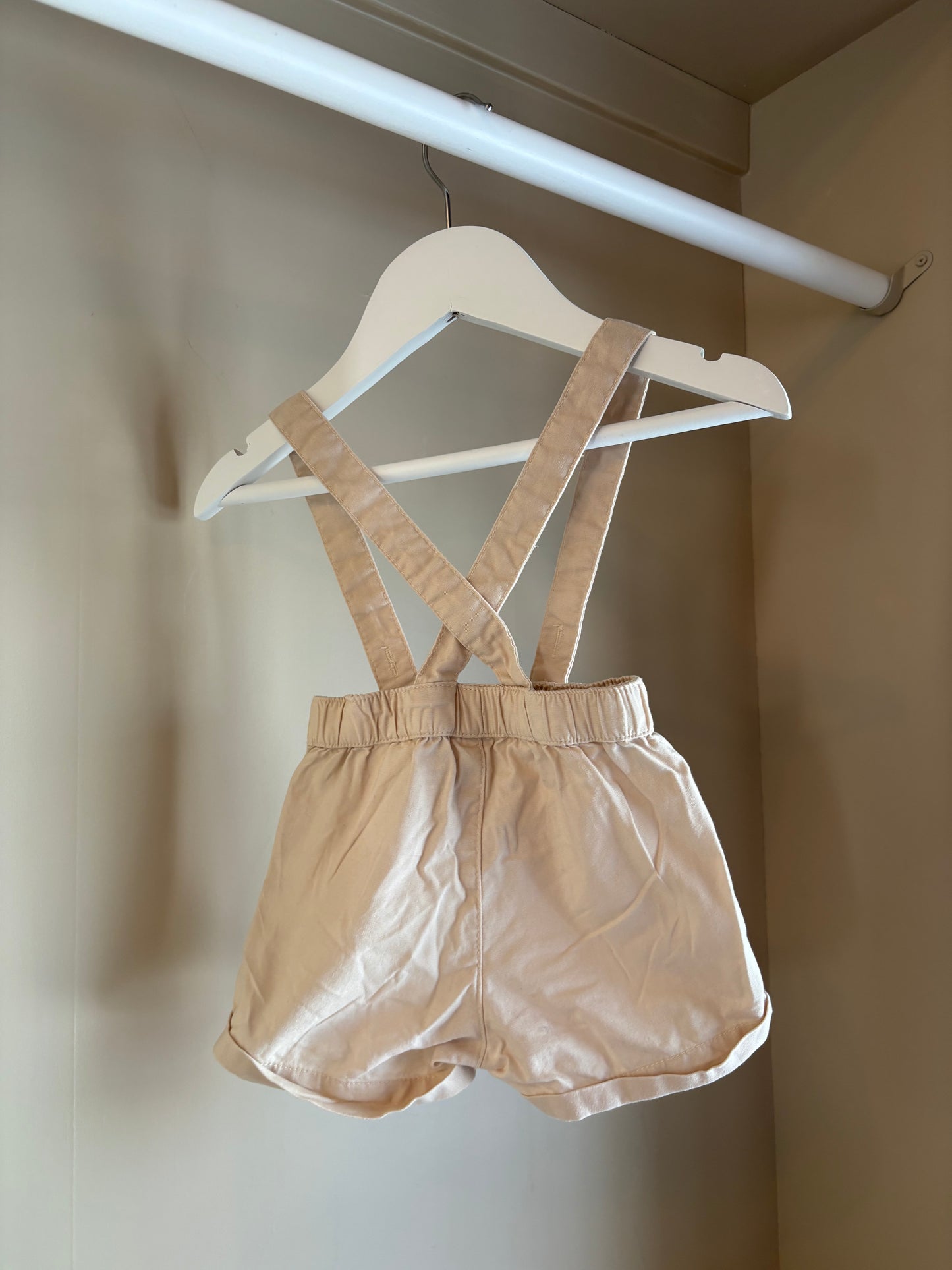 Hängselshorts beige stl 62 (2-4 mån) - H&M