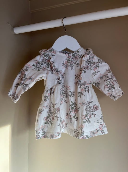 Klänning Newbie storlek 56