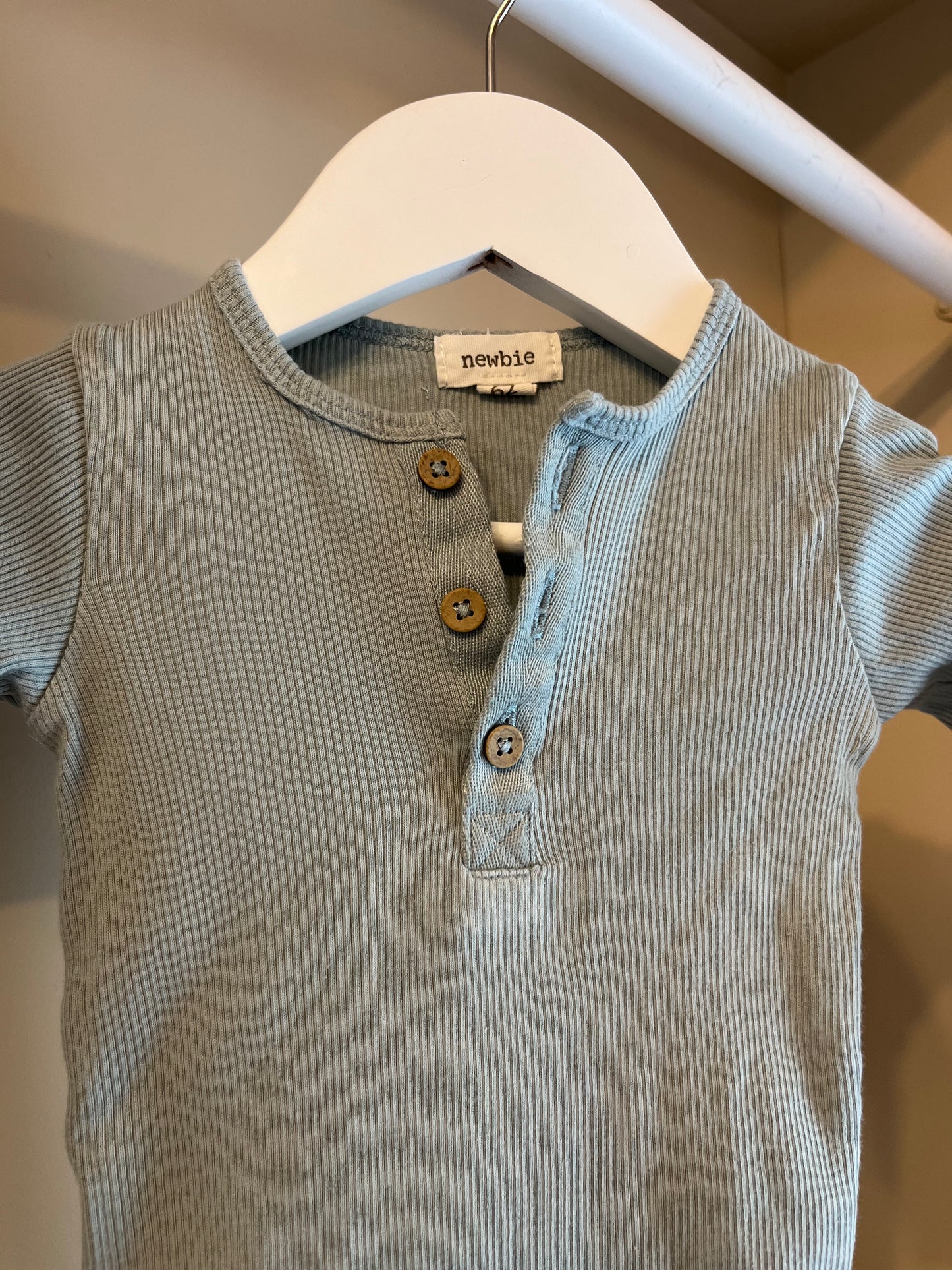 Body ribbad grön stl 62 (2-4 mån) - Newbie