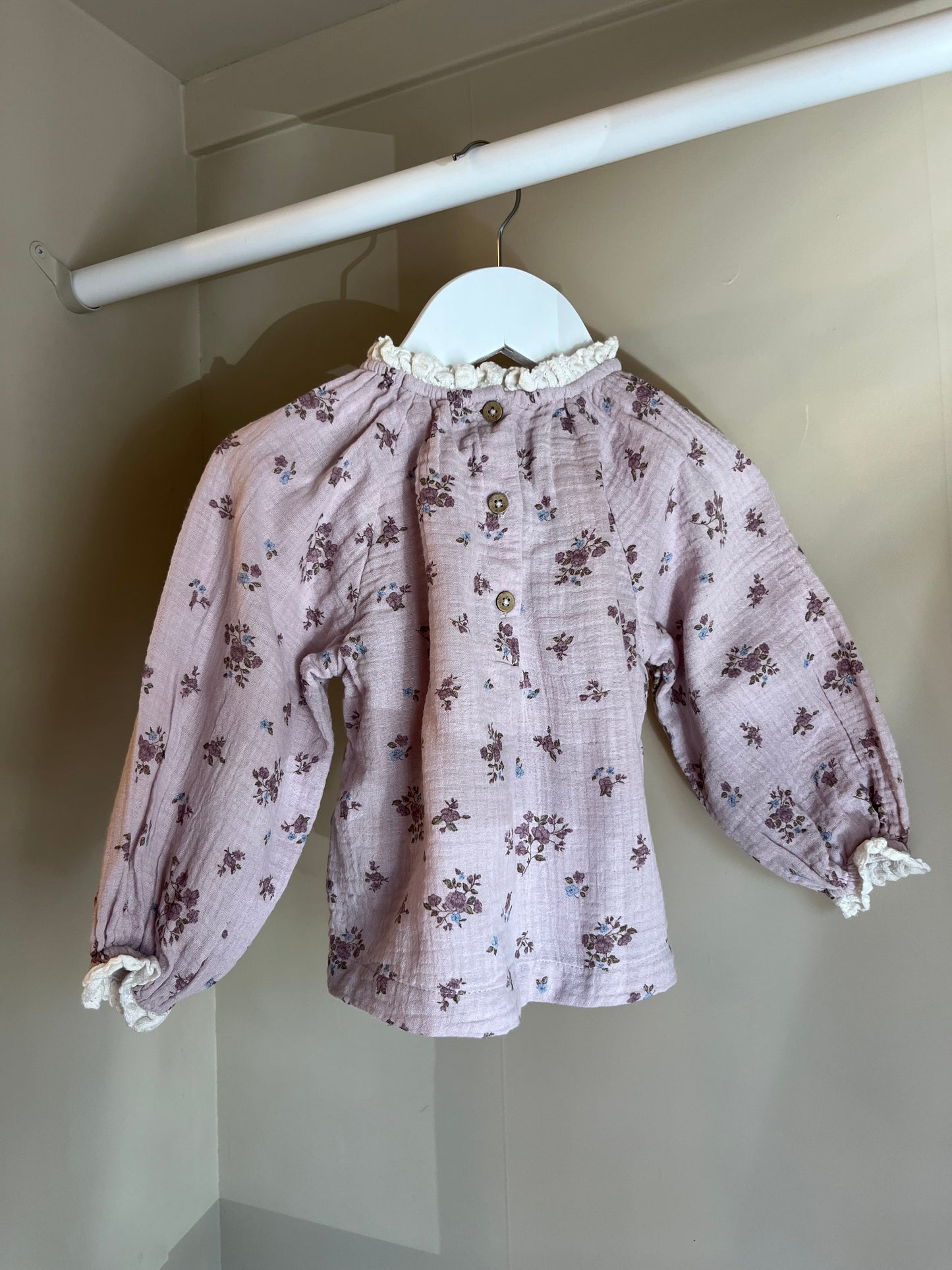 Blus stl 80 (12–18 mån) – Newbie