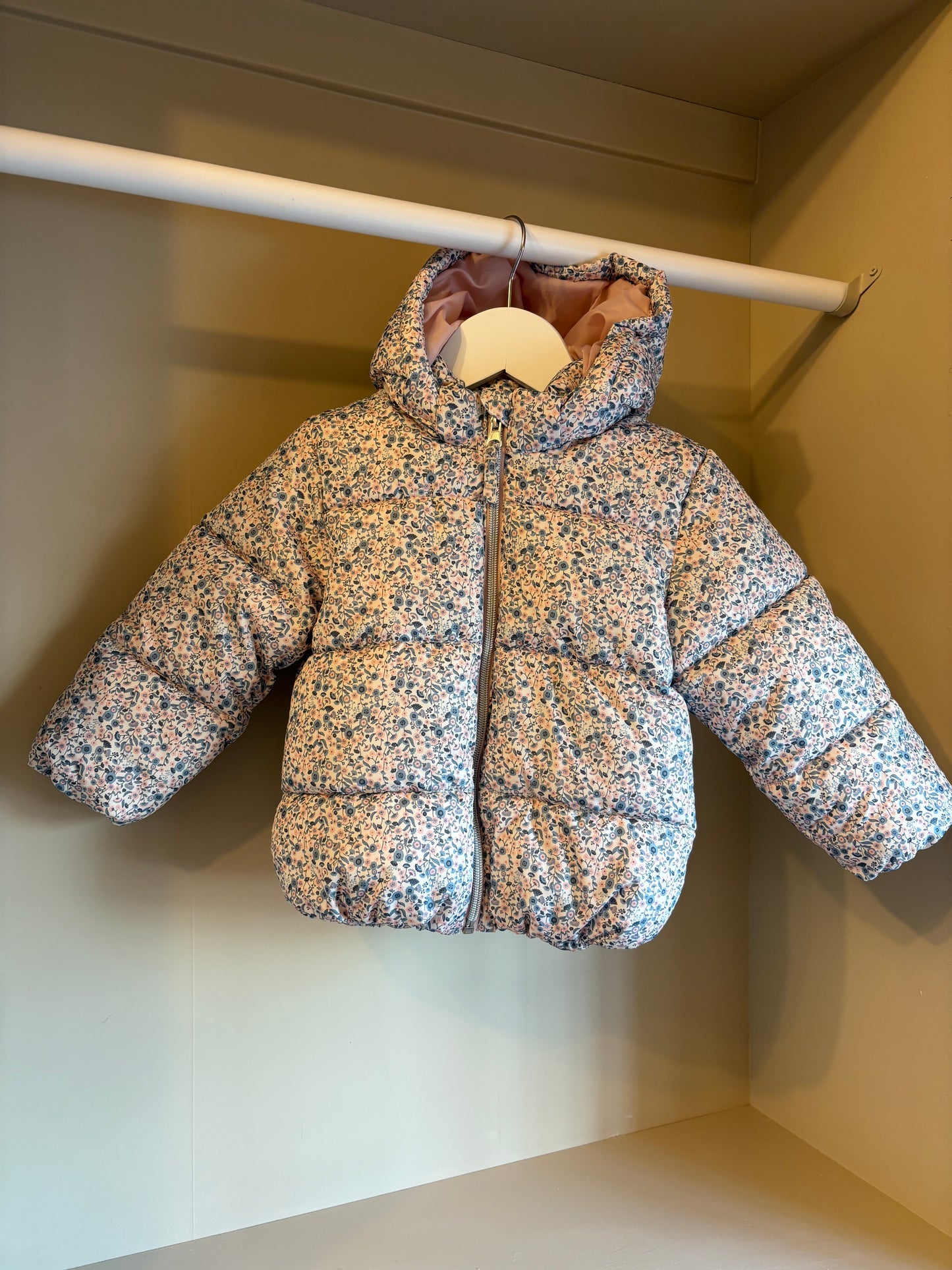 Vadderad jacka blommig stl 86 - H&M