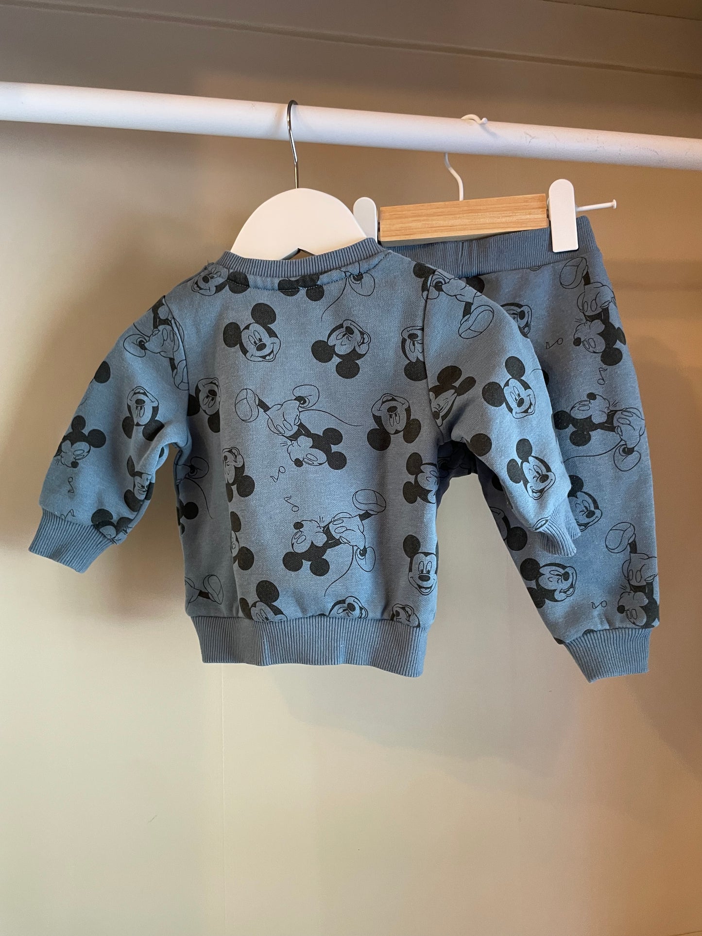Set Sweatshirt & byxa stl 68 (4-6 mån) - Primark