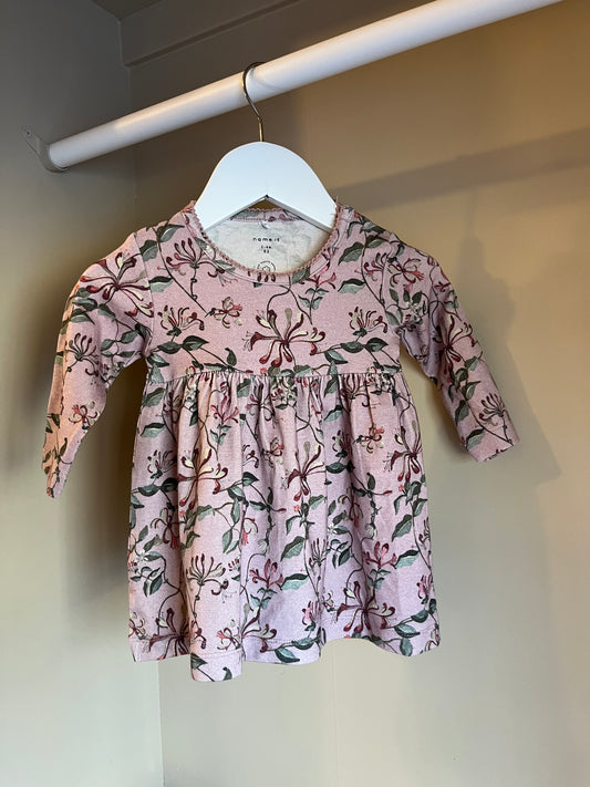 Klänning lila med blommor Stl 62 (2-4 mån) - Name it