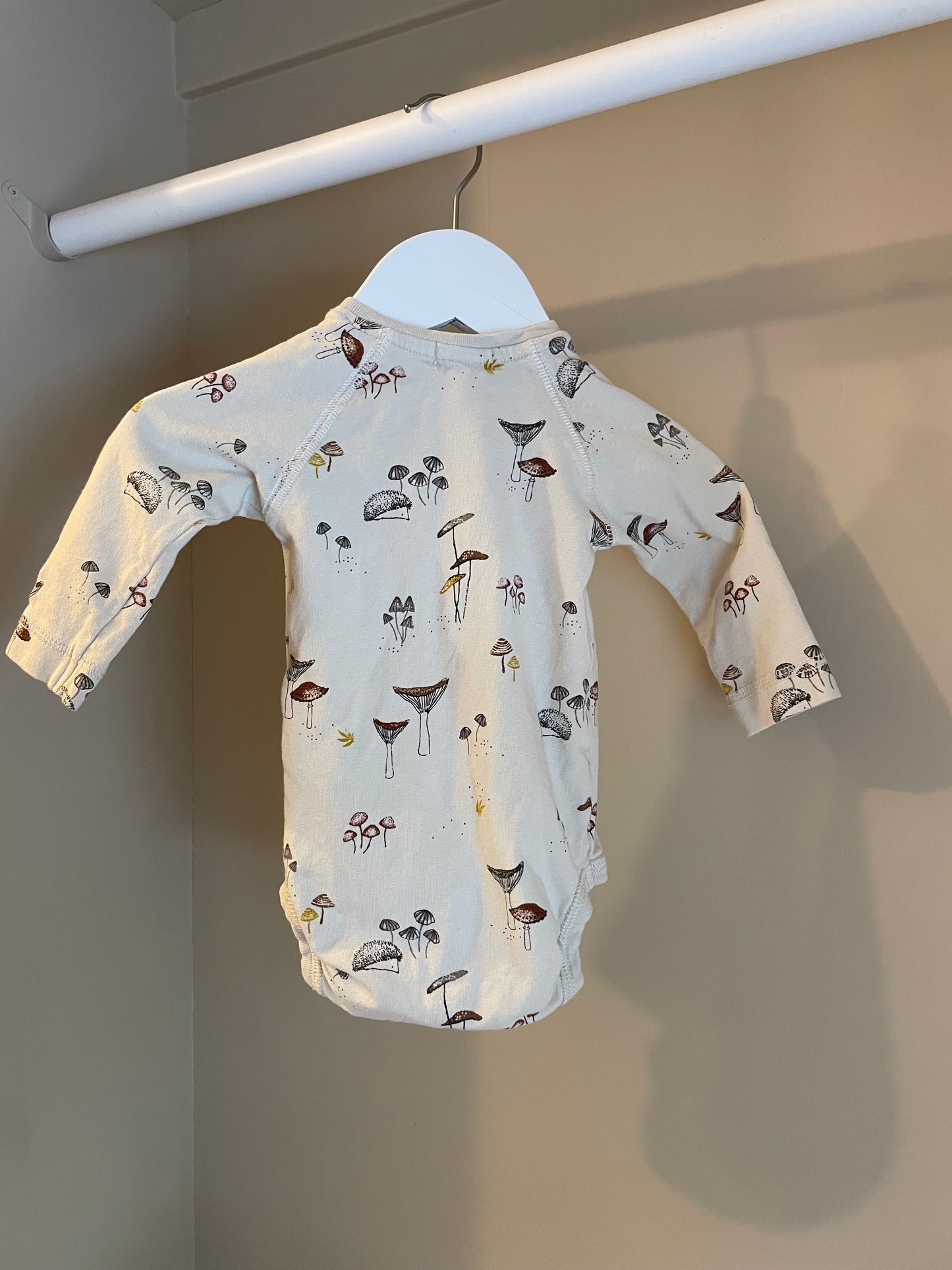 Body storlek 62 (2-4 mån) - Newbie