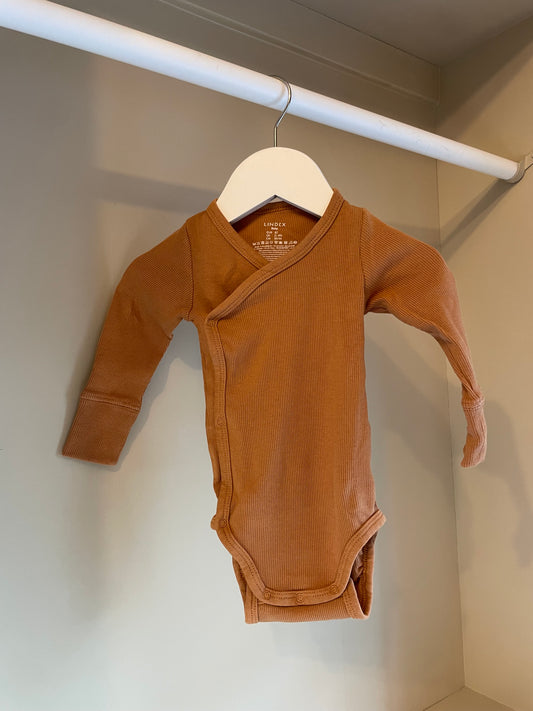 Body brun ribbad stl 62 (2-4 mån - Lindex