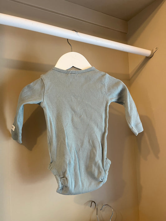 Body ribbad grön stl 62 (2-4 mån) - Newbie
