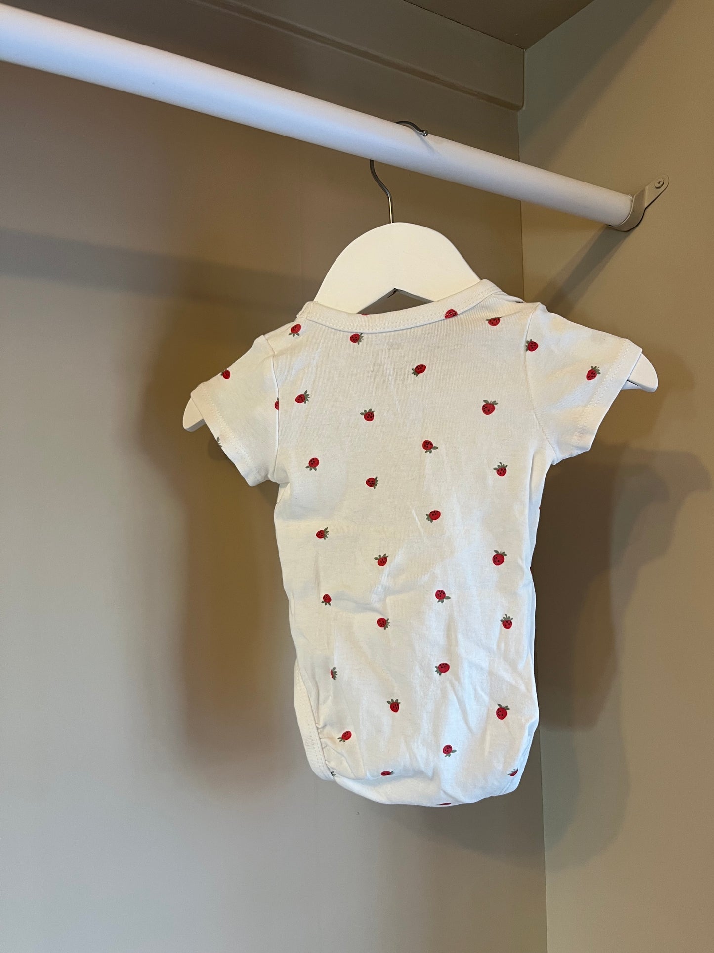 Body jordgubbar stl 62 (2-4 mån) - H&M