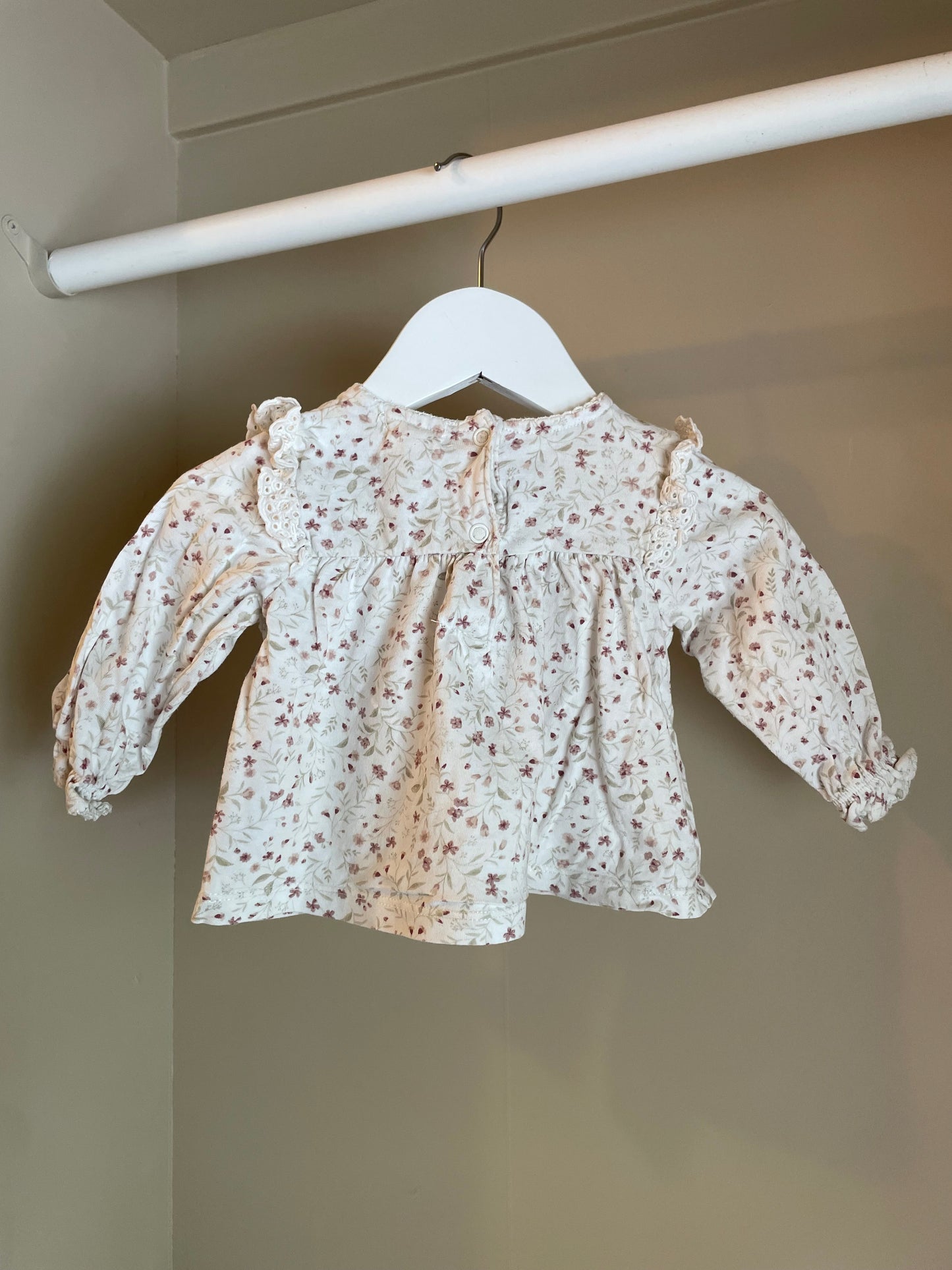Blus stl 68 (4-6 mån) - Newbie